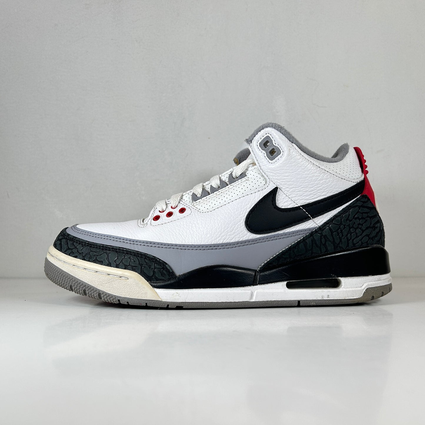 AQ3835 160 Jordan 3 Retro Tinker Hatfield [USED] - 8.5 M (Used)