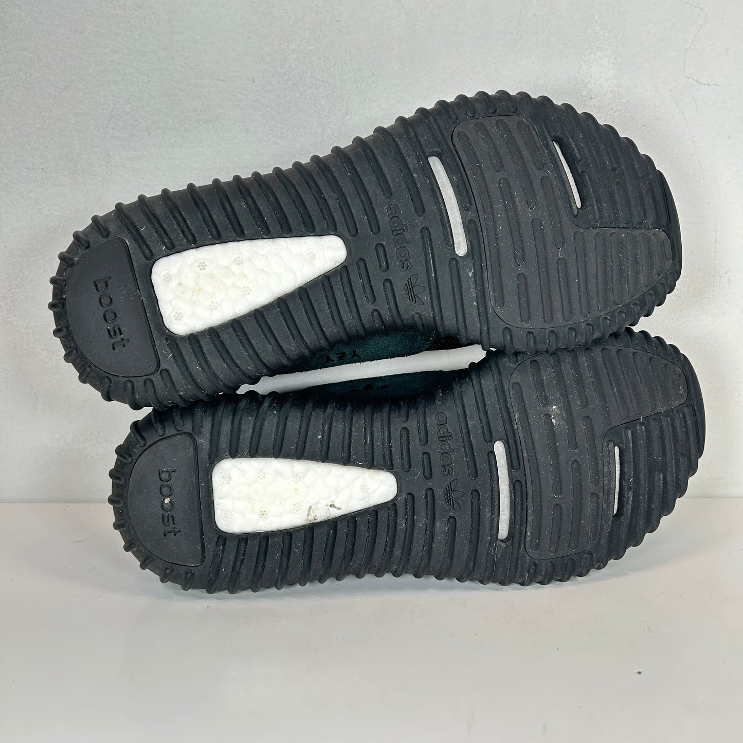 BB5350 Adidas Yeezy Boost 350 Pirate Black (2023) (Used) - 8.5 M (Used)