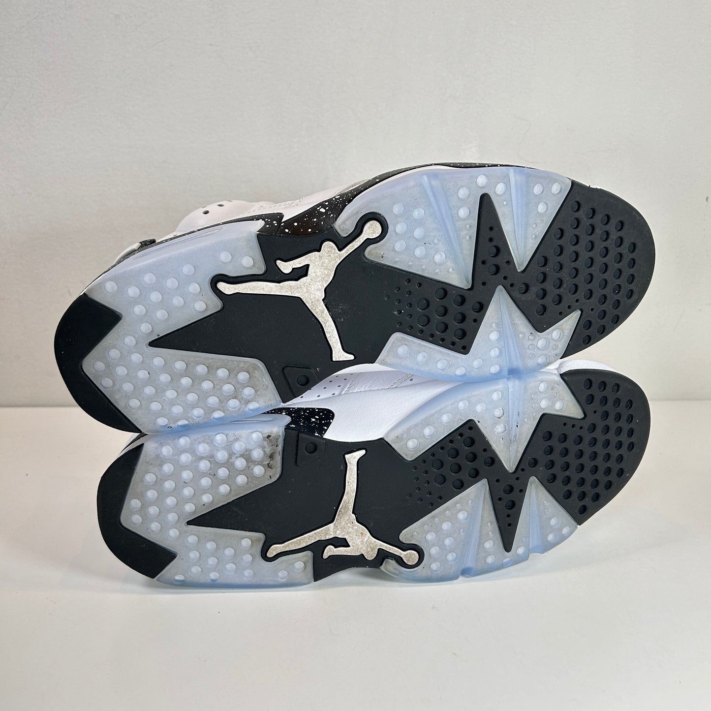 CT8529 112 Jordan 6 Retro Reverse Oreo [USED] - 11.5 M (Used)