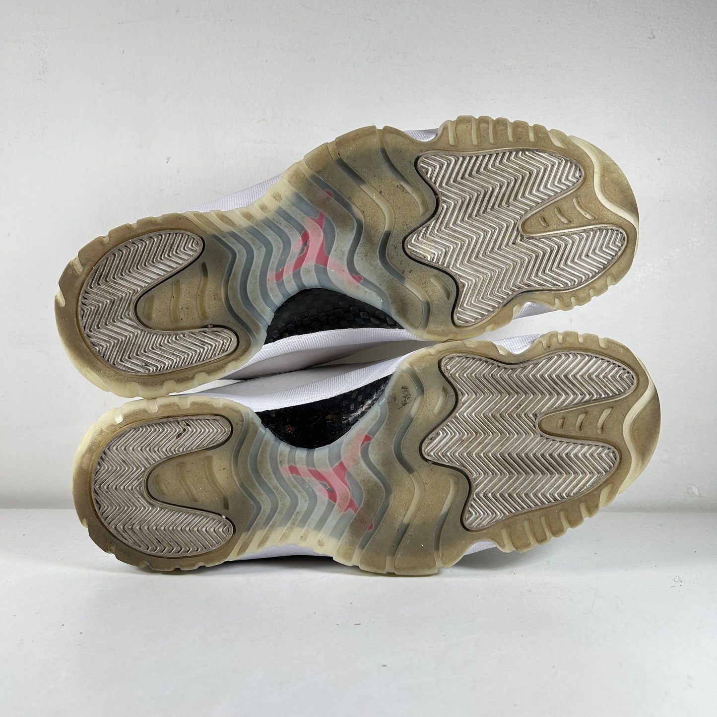 378037 016 Jordan 11 Retro Platinum Tint [USED] - 12 M (Used)