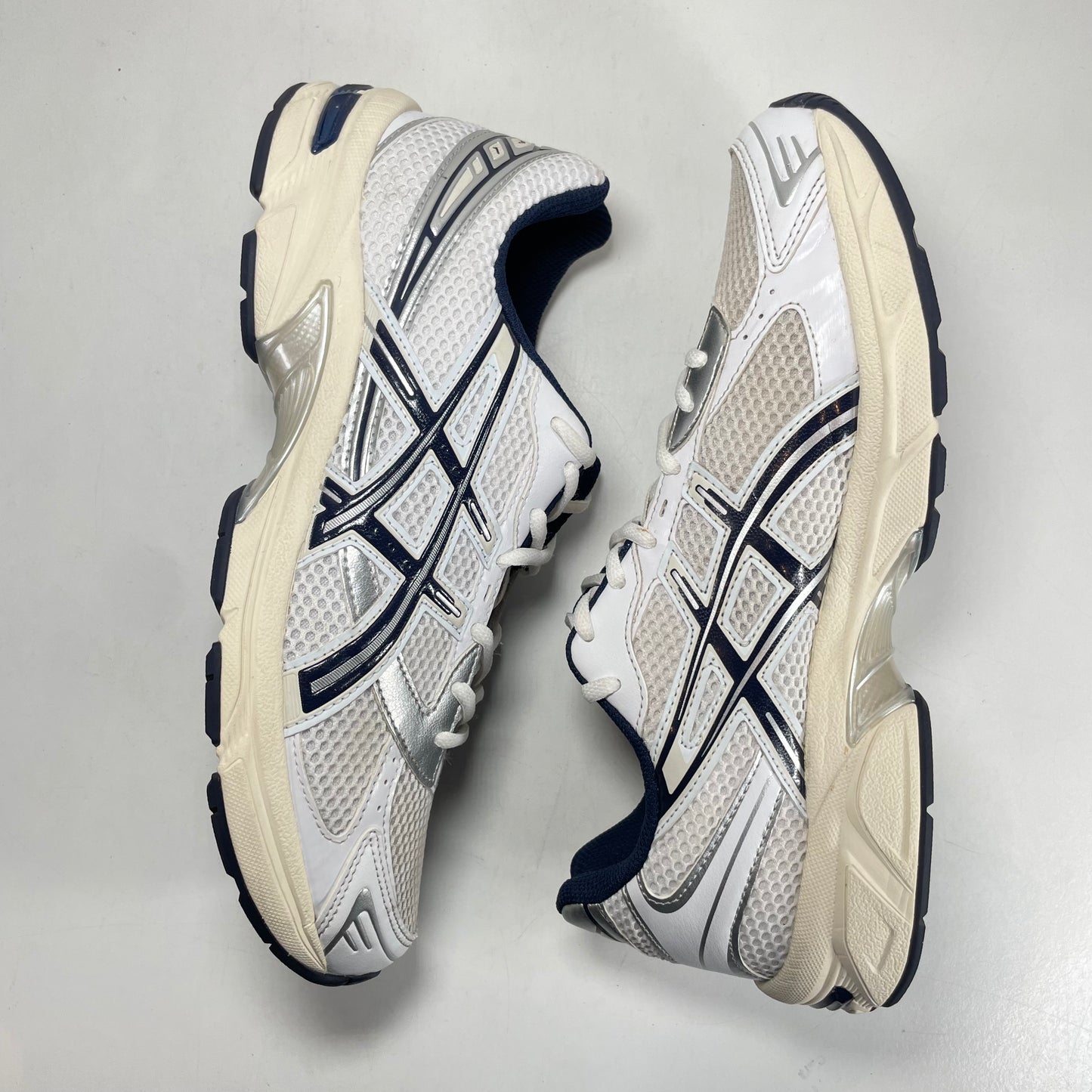 1202A164 110 ASICS Gel-1130 Blanco Medianoche (Mujeres)