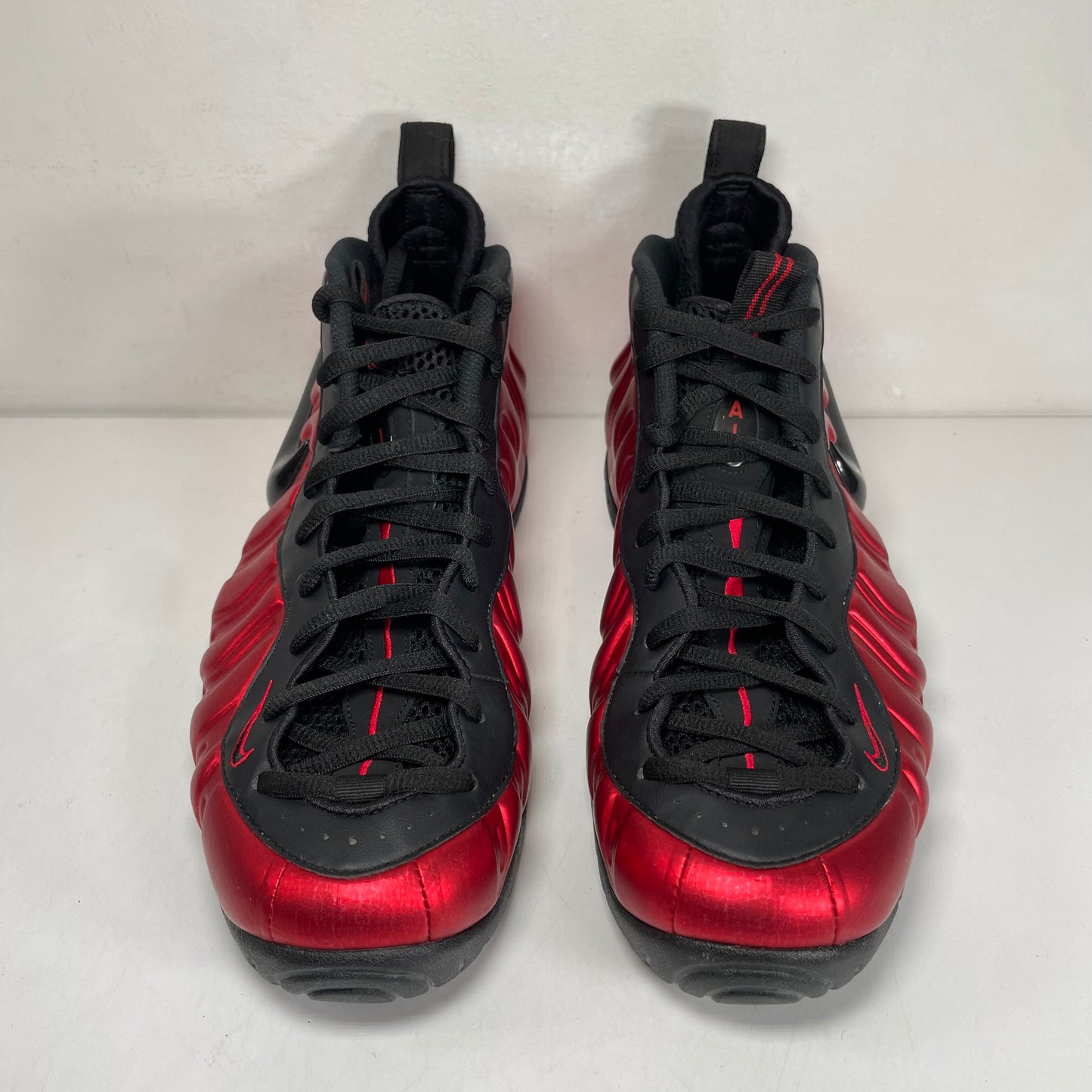 624041 604 Nike Air Foamposite Pro University Red [USED] - 11 M (Used)