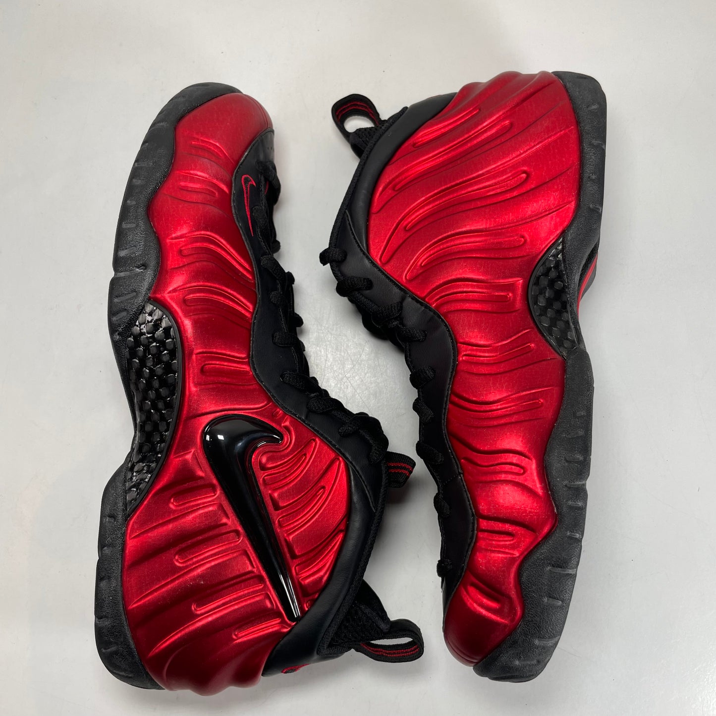 624041 604 Nike Air Foamposite Pro University Red [USED] - 11 M (Used)