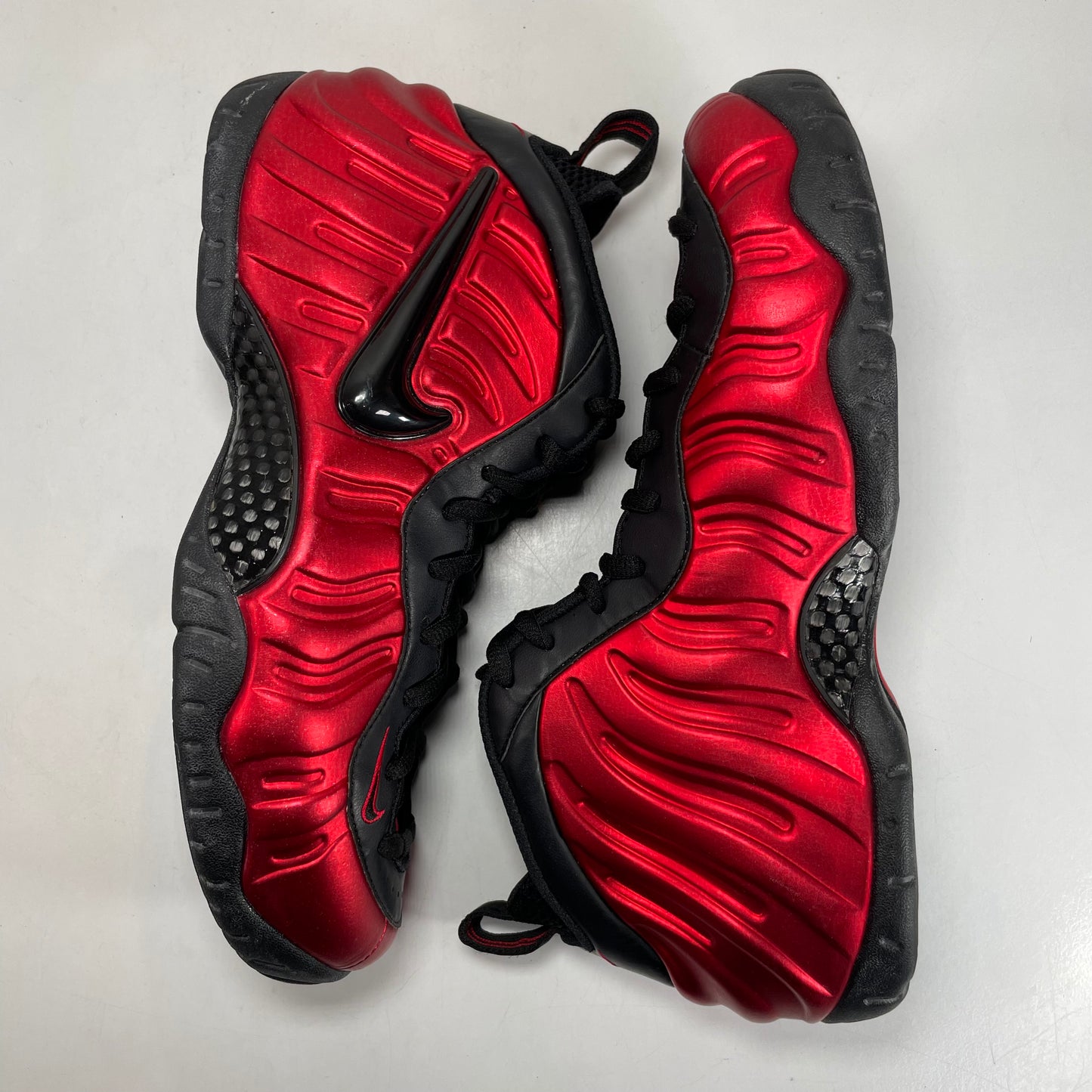 624041 604 Nike Air Foamposite Pro University Red [USED] - 11 M (Used)