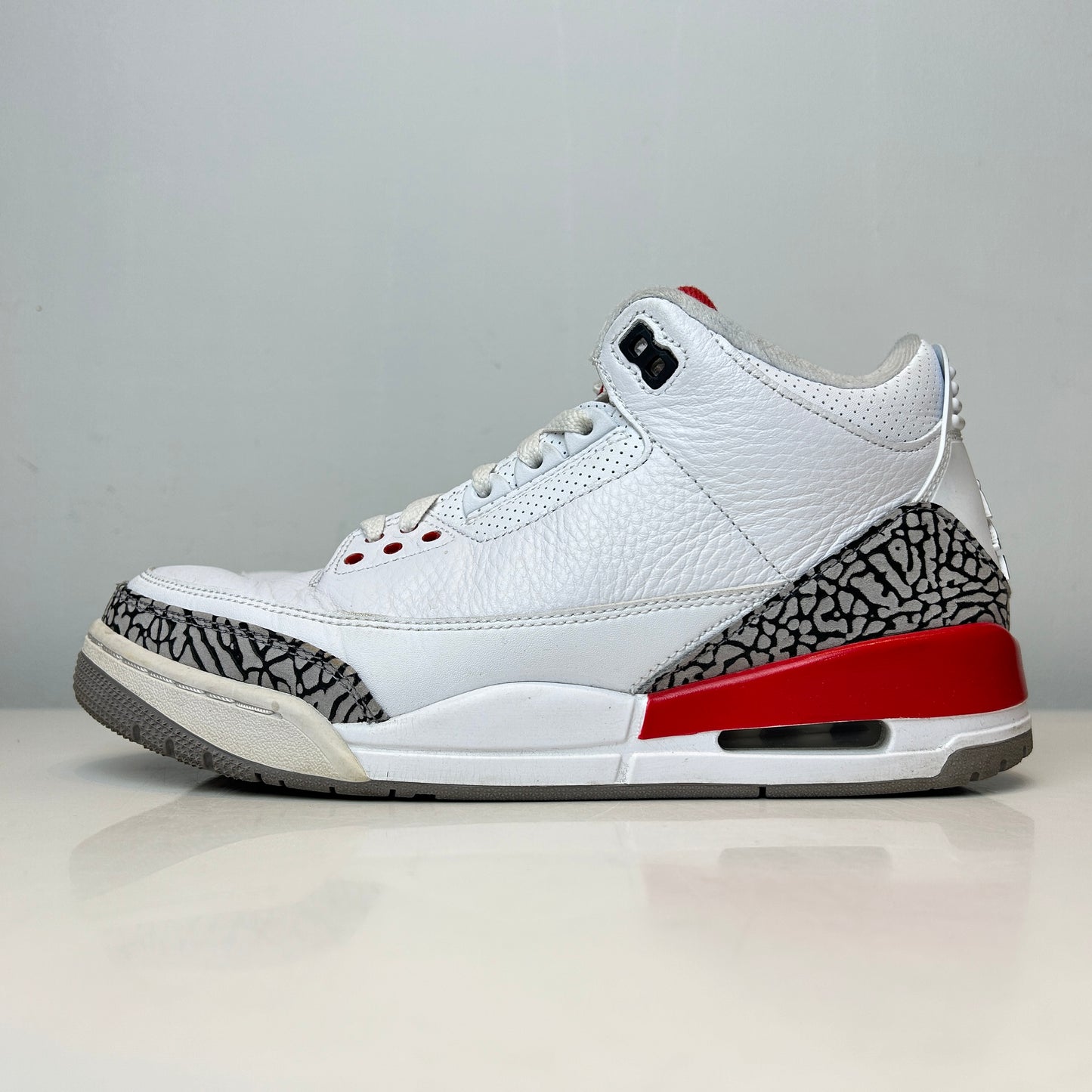 136064 116 Jordan 3 Retro Hall of Fame [USED] - 9 M (Used)