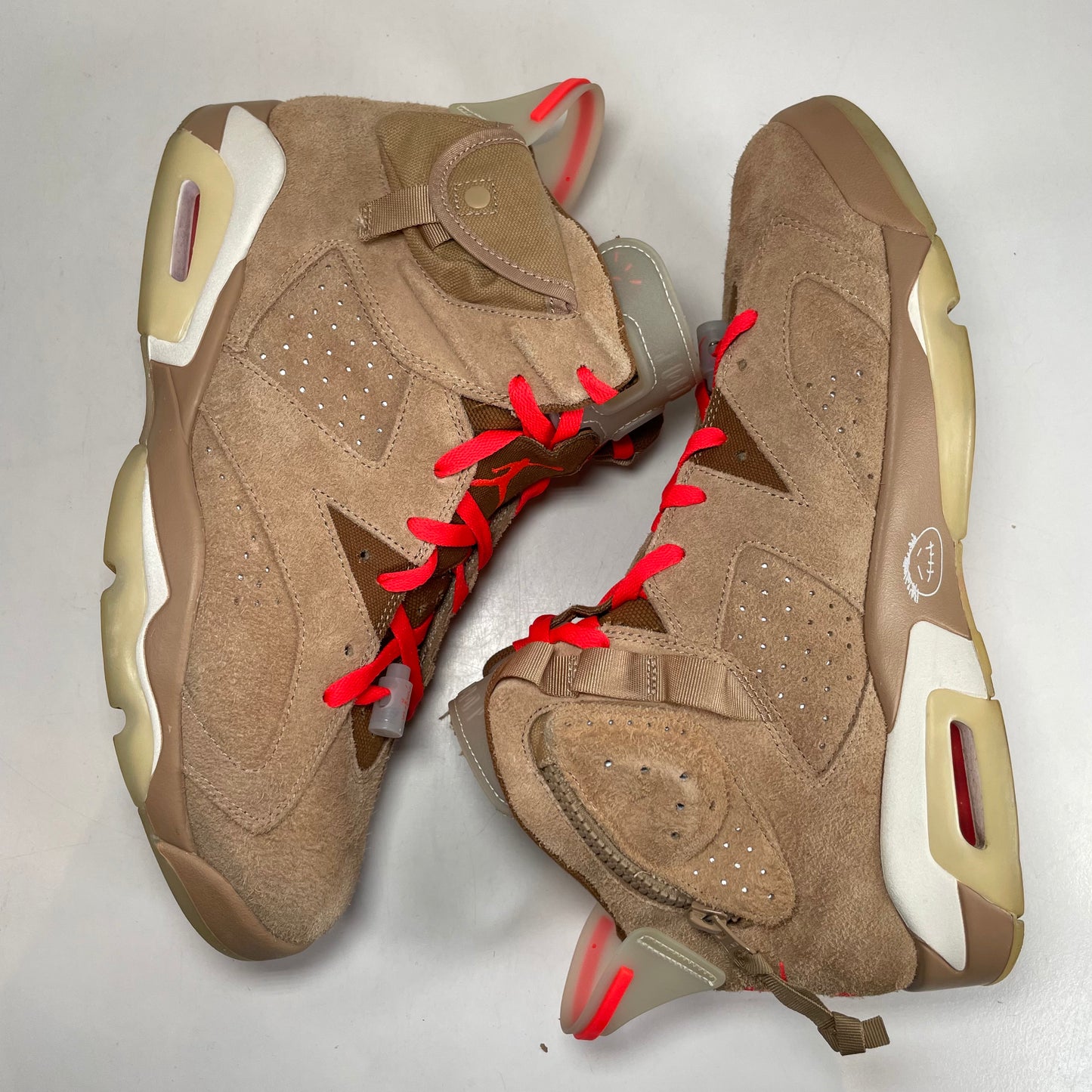 DH0690 200 Jordan 6 Retro Travis Scott Caqui británico