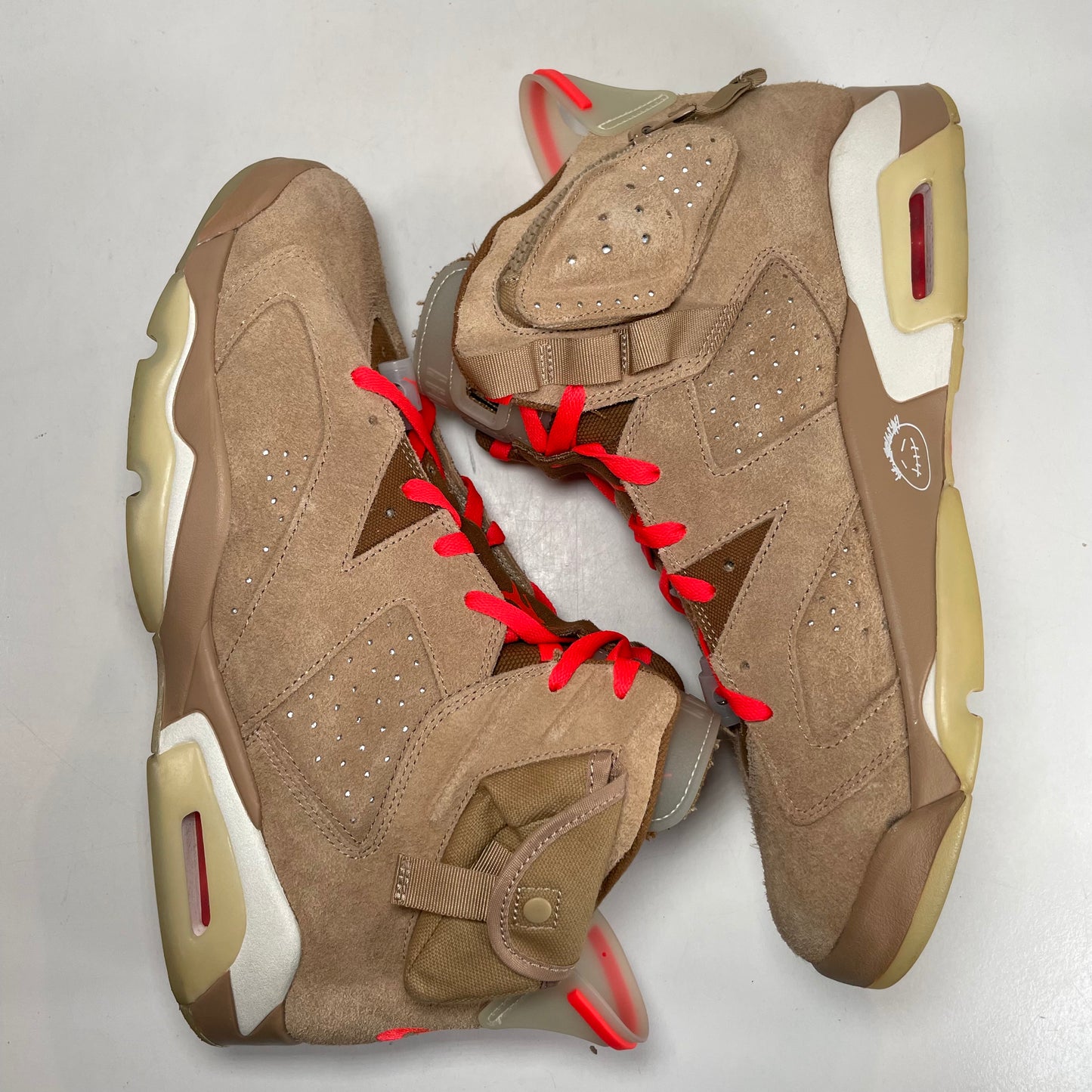 DH0690 200 Jordan 6 Retro Travis Scott Caqui británico
