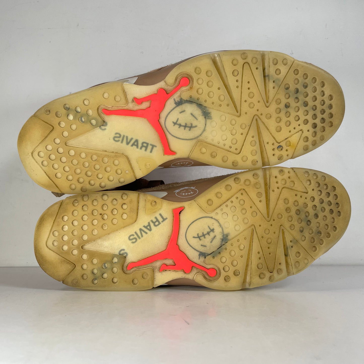 DH0690 200 Jordan 6 Retro Travis Scott Caqui británico