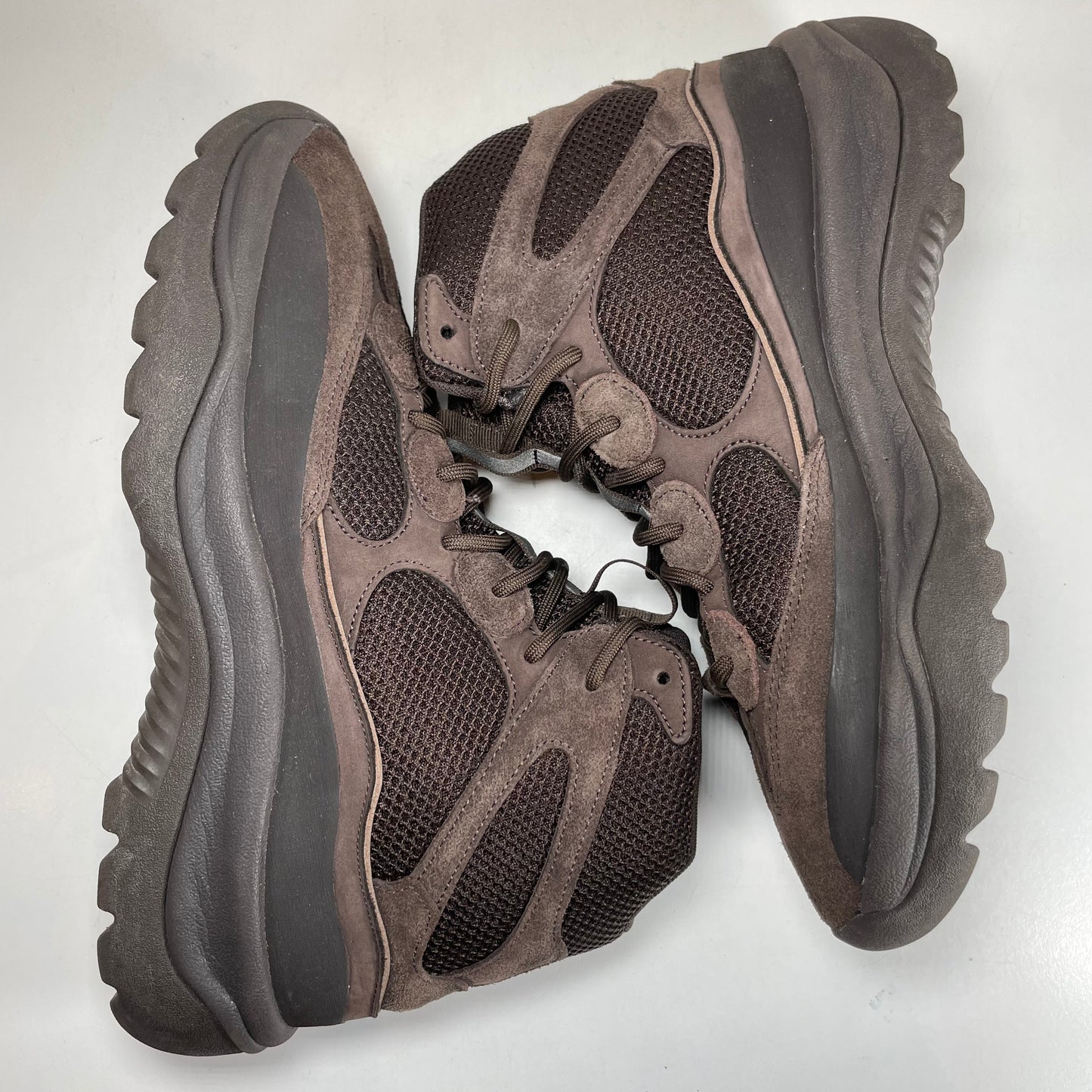 EG6463 Aceite para botas Adidas Yeezy Desert