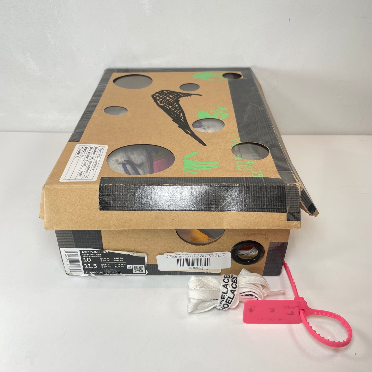 DJ0950 101 Nike Dunk Low Off-White Lot 15 [USED] - 10 M (Used)