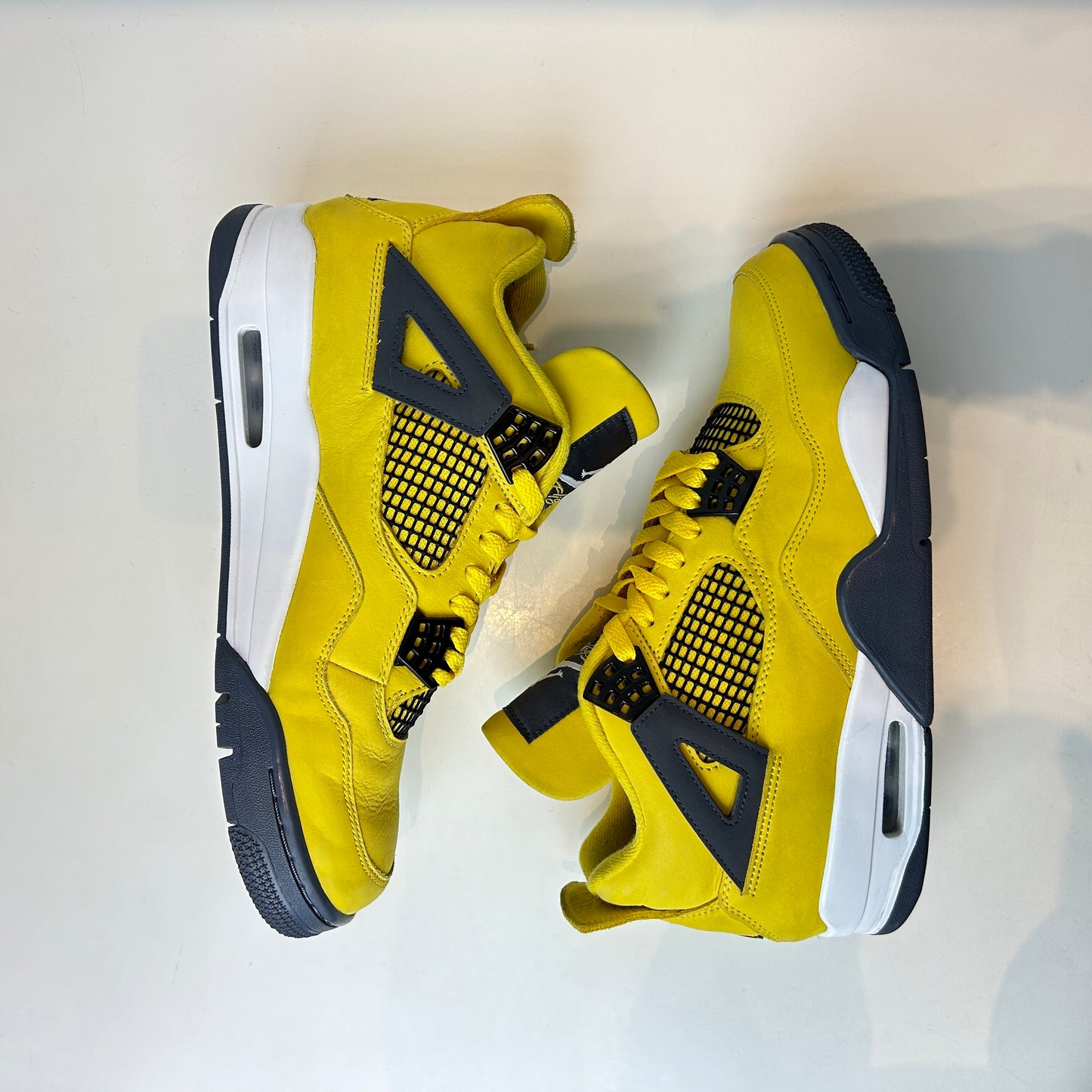 CT8527 700 Jordan 4 Retro Lightning (2021) [USED] - 9.5 M (Used2)