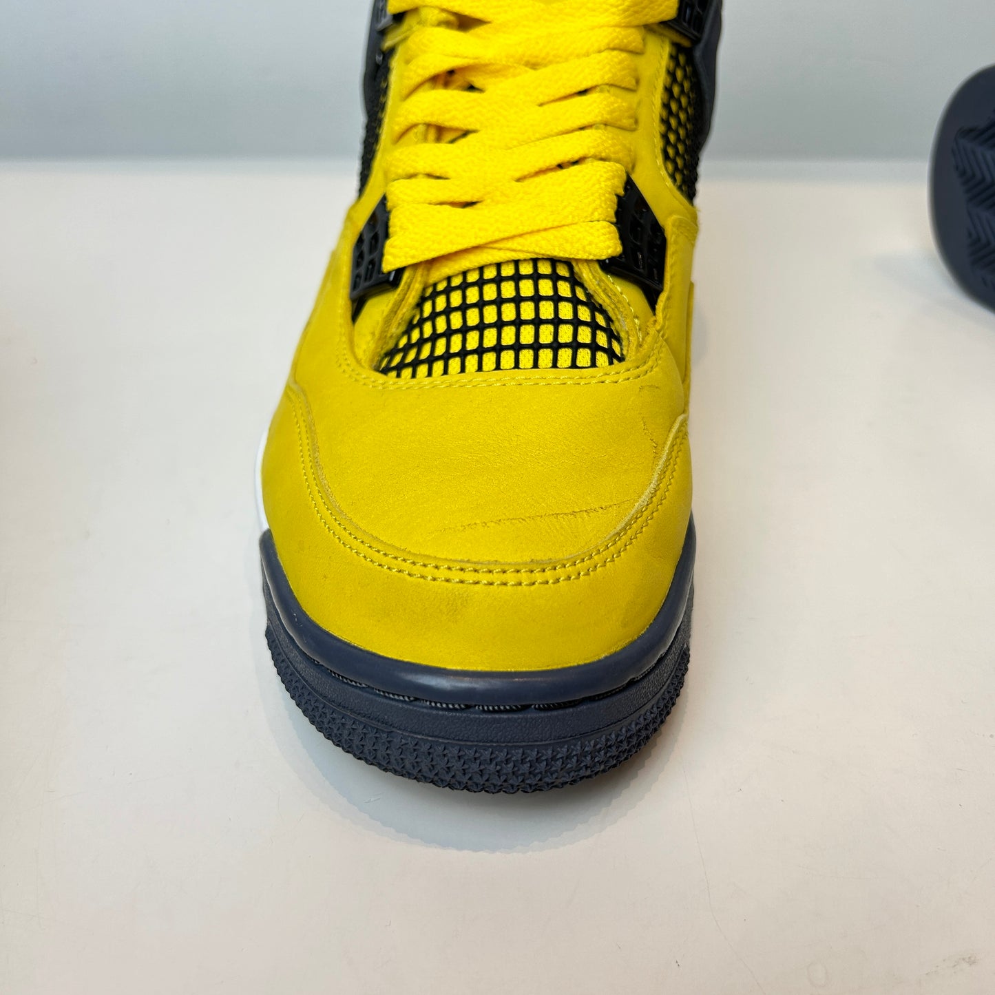 CT8527 700 Jordan 4 Retro Lightning (2021) [USED] - 9.5 M (Used2)