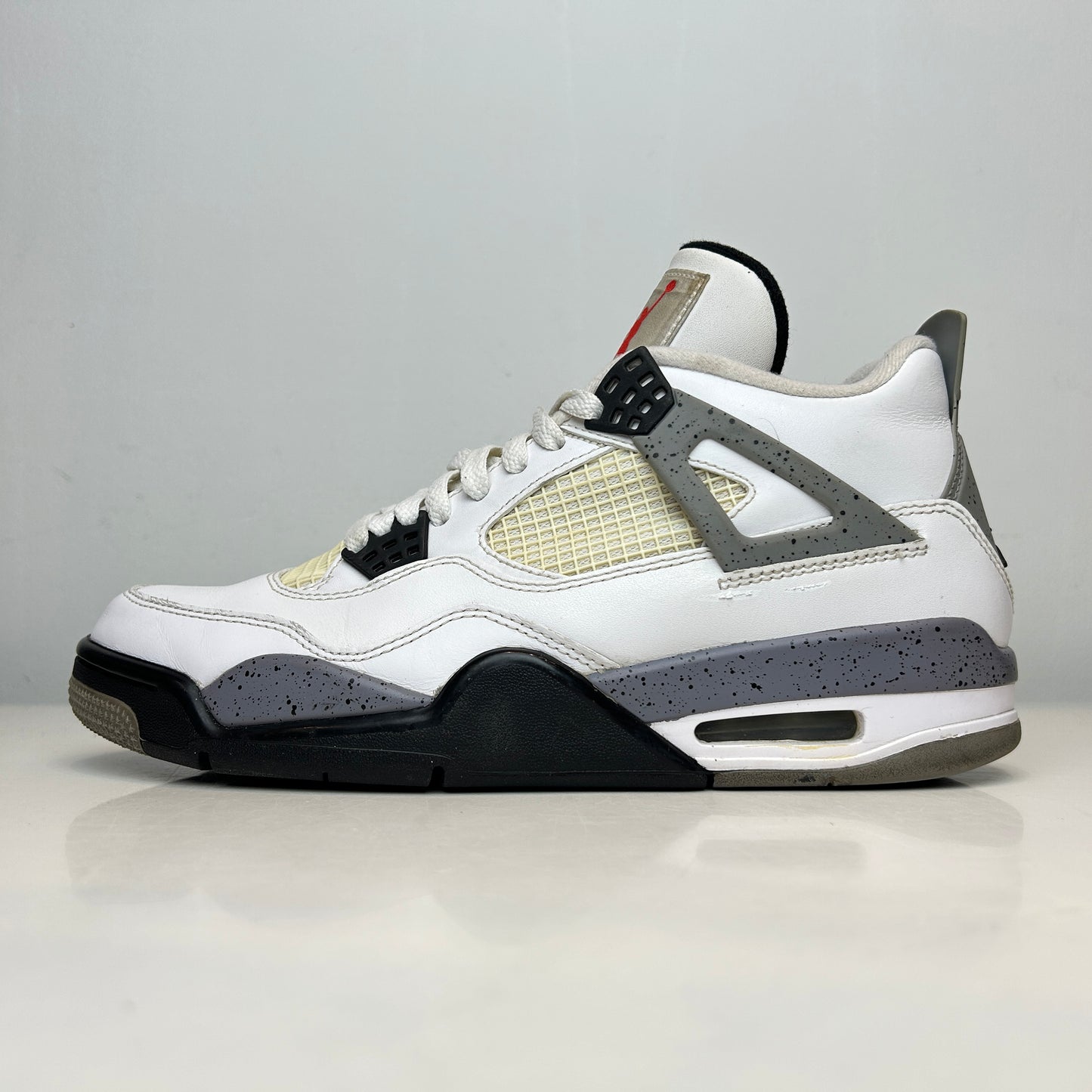 308497 103 Jordan 4 Retro White Cement (2012) [USED] - 9.5 M (Used)