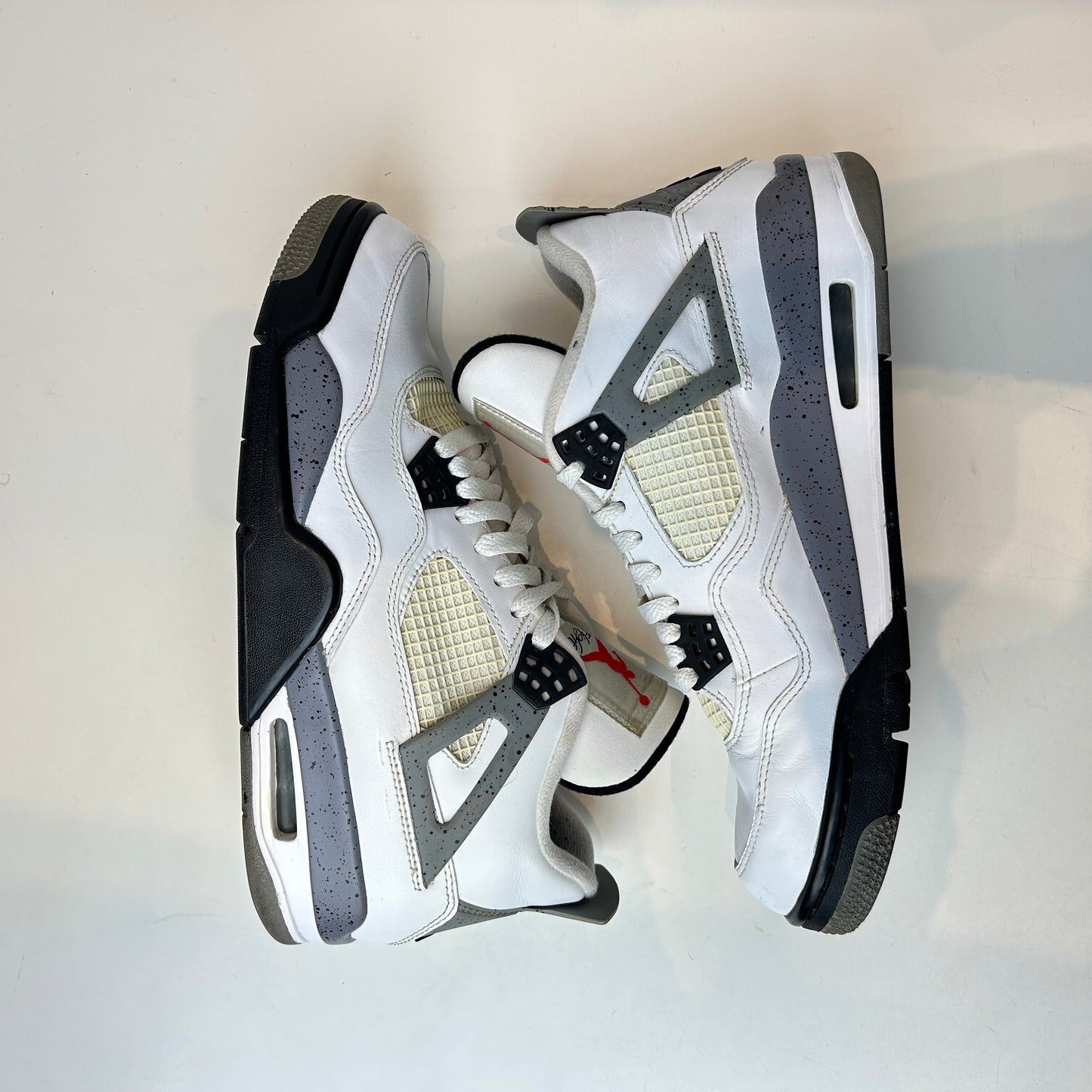308497 103 Jordan 4 Retro White Cement (2012) [USED] - 9.5 M (Used)