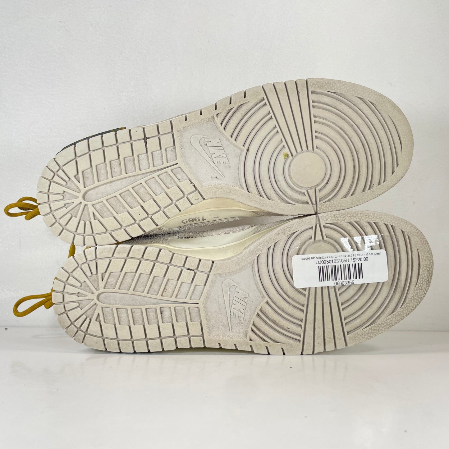 DJ0950 105 Nike Dunk Low Off-White Lot 37 [USED] - 10.5 M (Used)