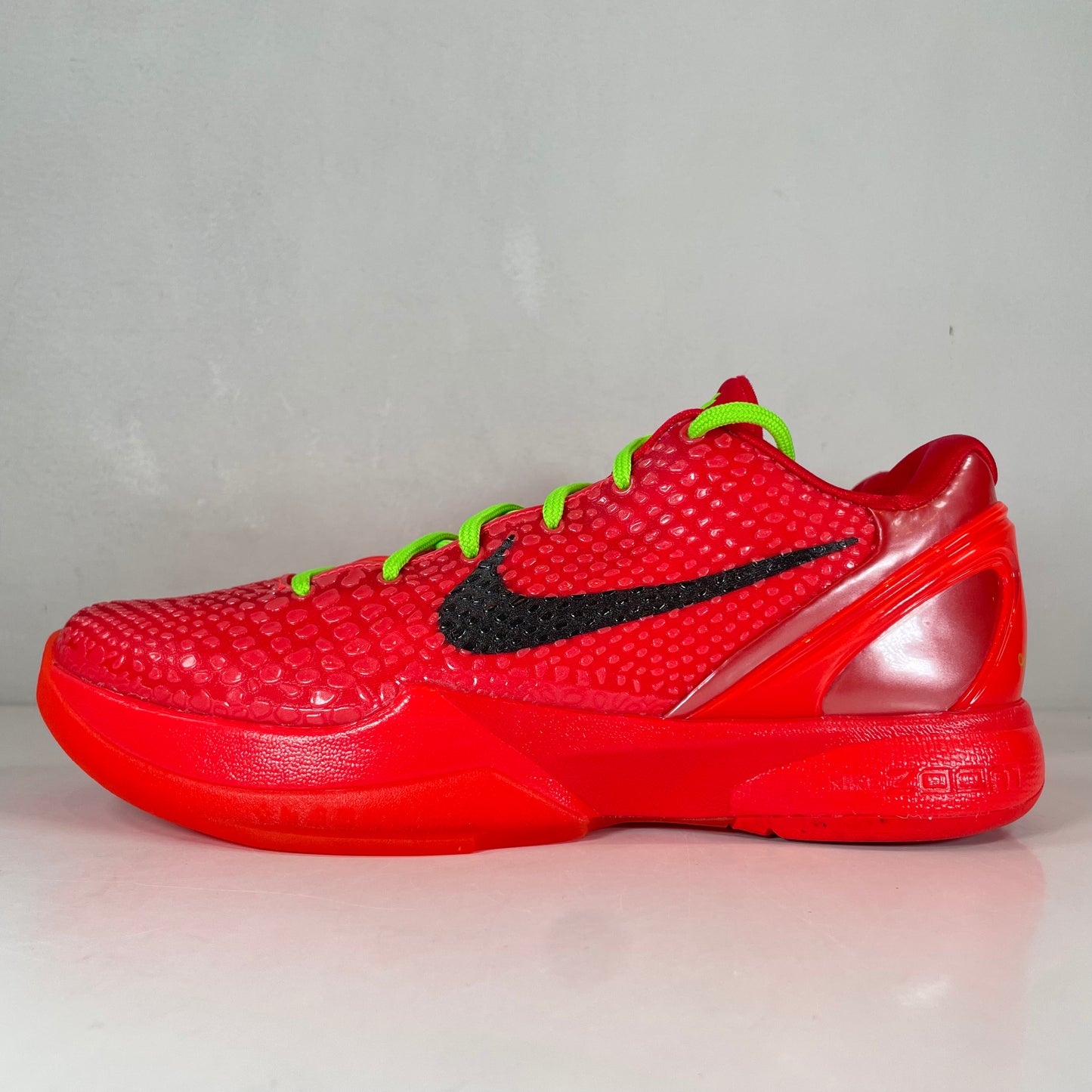 FV4921 600 Nike Kobe 6 Protro Reverse Grinch [USED] - 9 M (Used) (No Box)