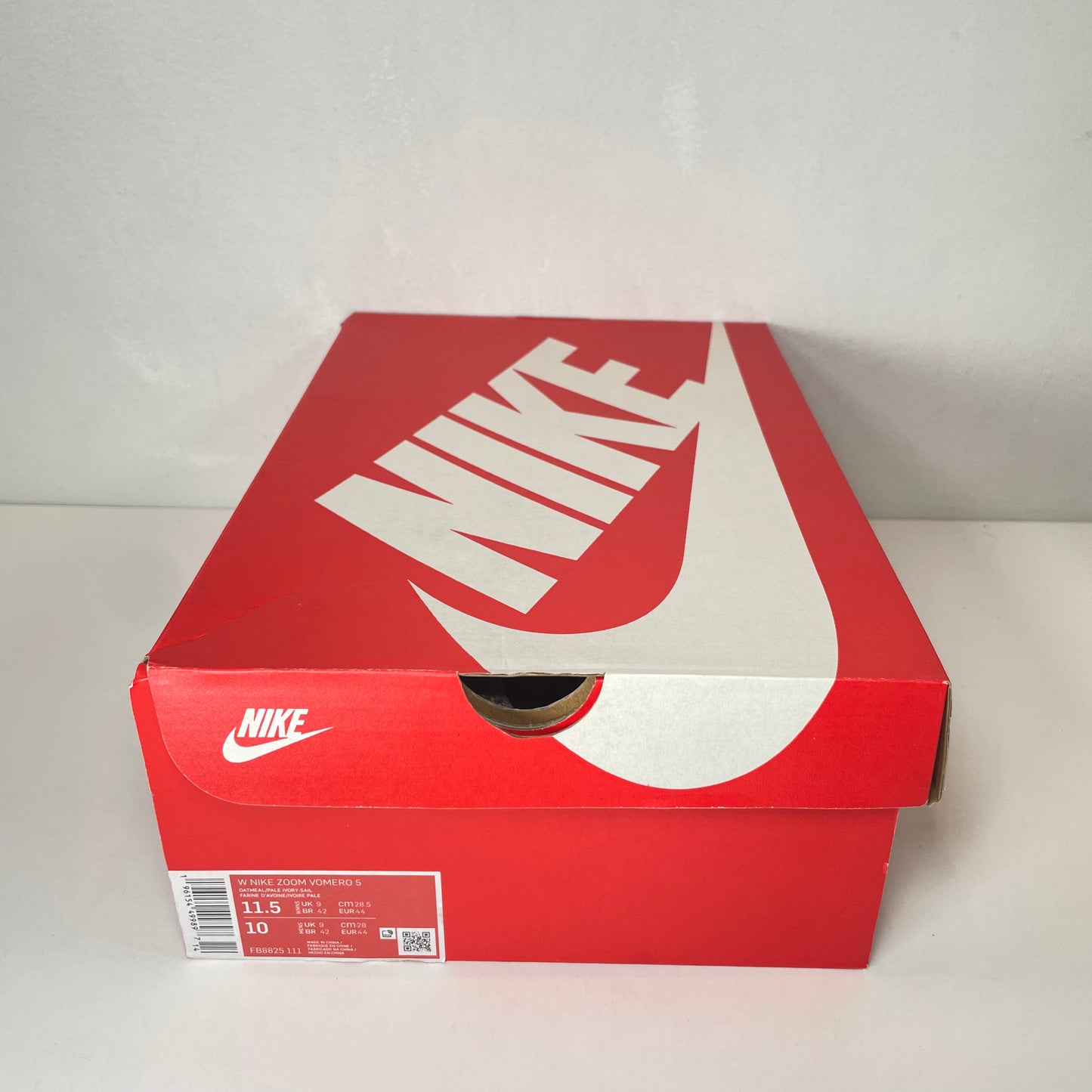 FB8825 111 Nike Zoom Vomero 5 Oatmeal (W) [USED] - 11.5 W (Used)