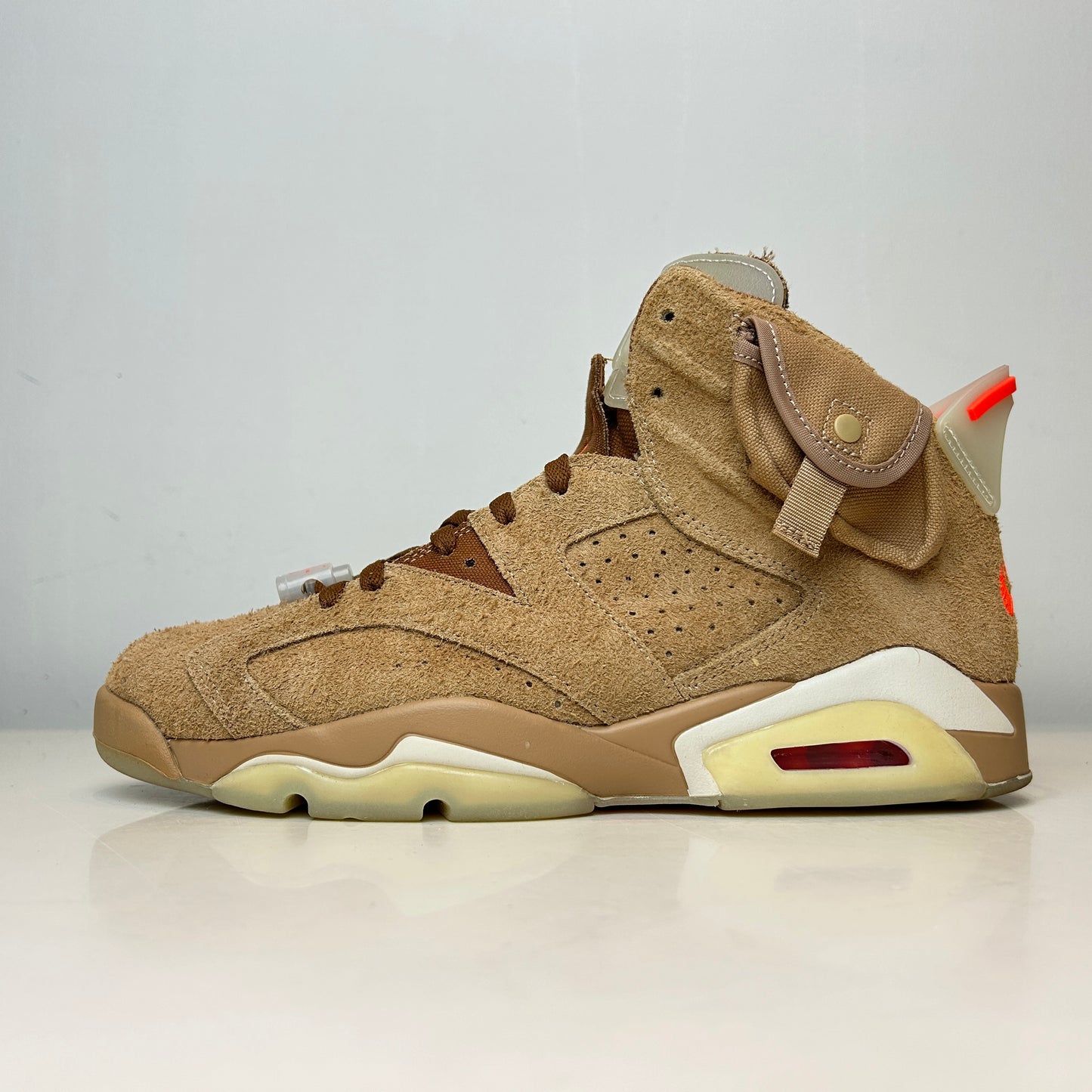 DH0690 200 Jordan 6 Retro Travis Scott Caqui británico