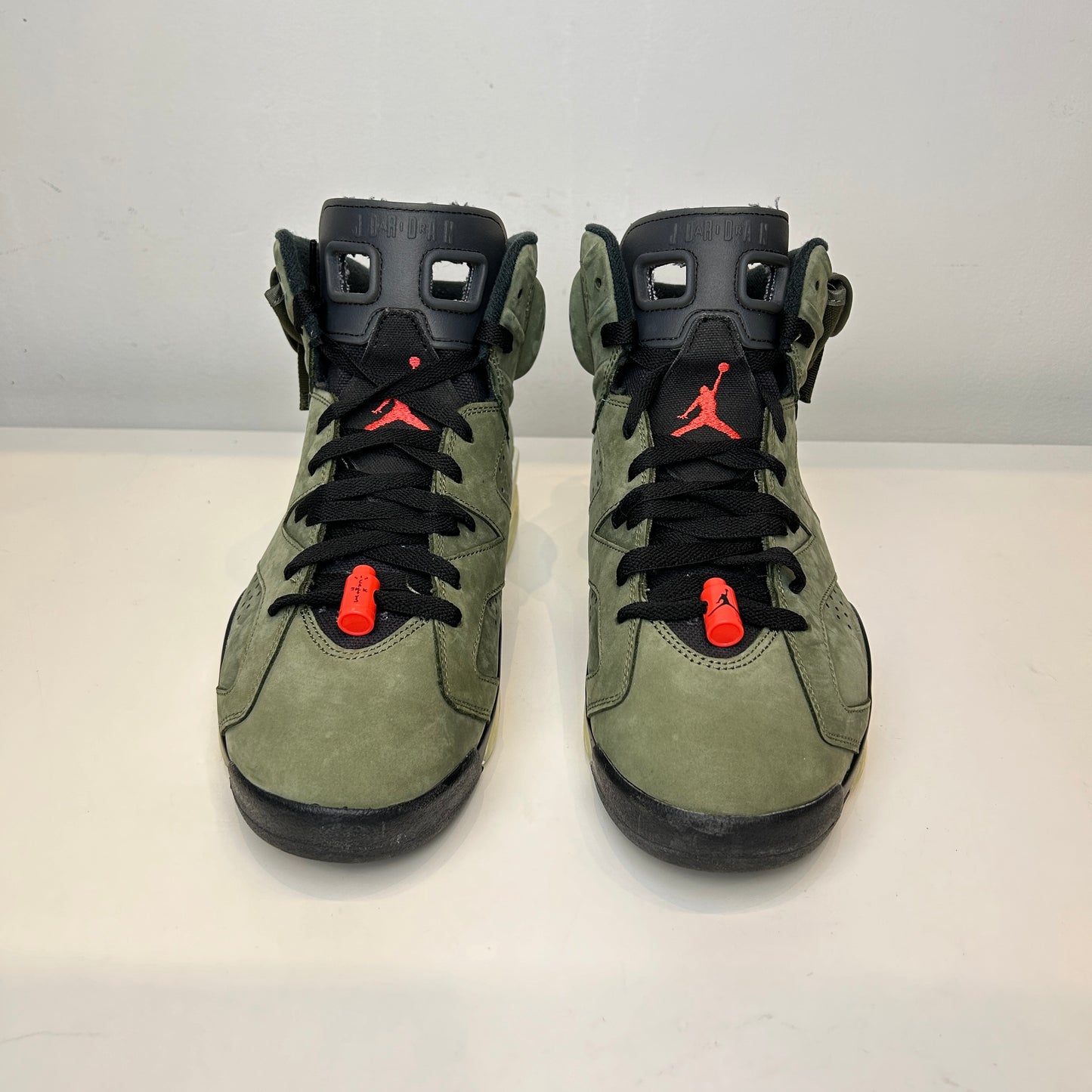 CN1084 200 Jordan 6 Retro Travis Scott [USED] - 11 M (Used)