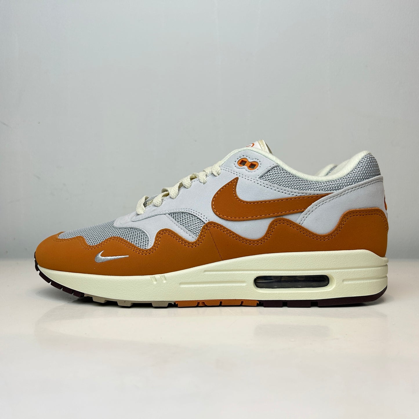 DH1348 001 Nike Air Max 1 Patta Waves Monarca