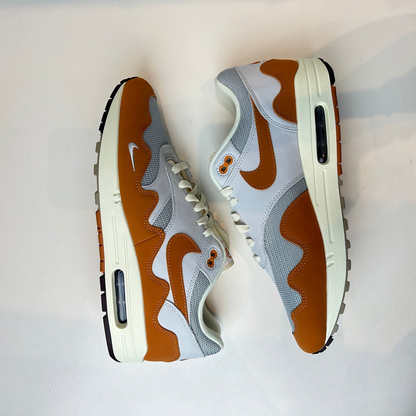 DH1348 001 Nike Air Max 1 Patta Waves Monarca
