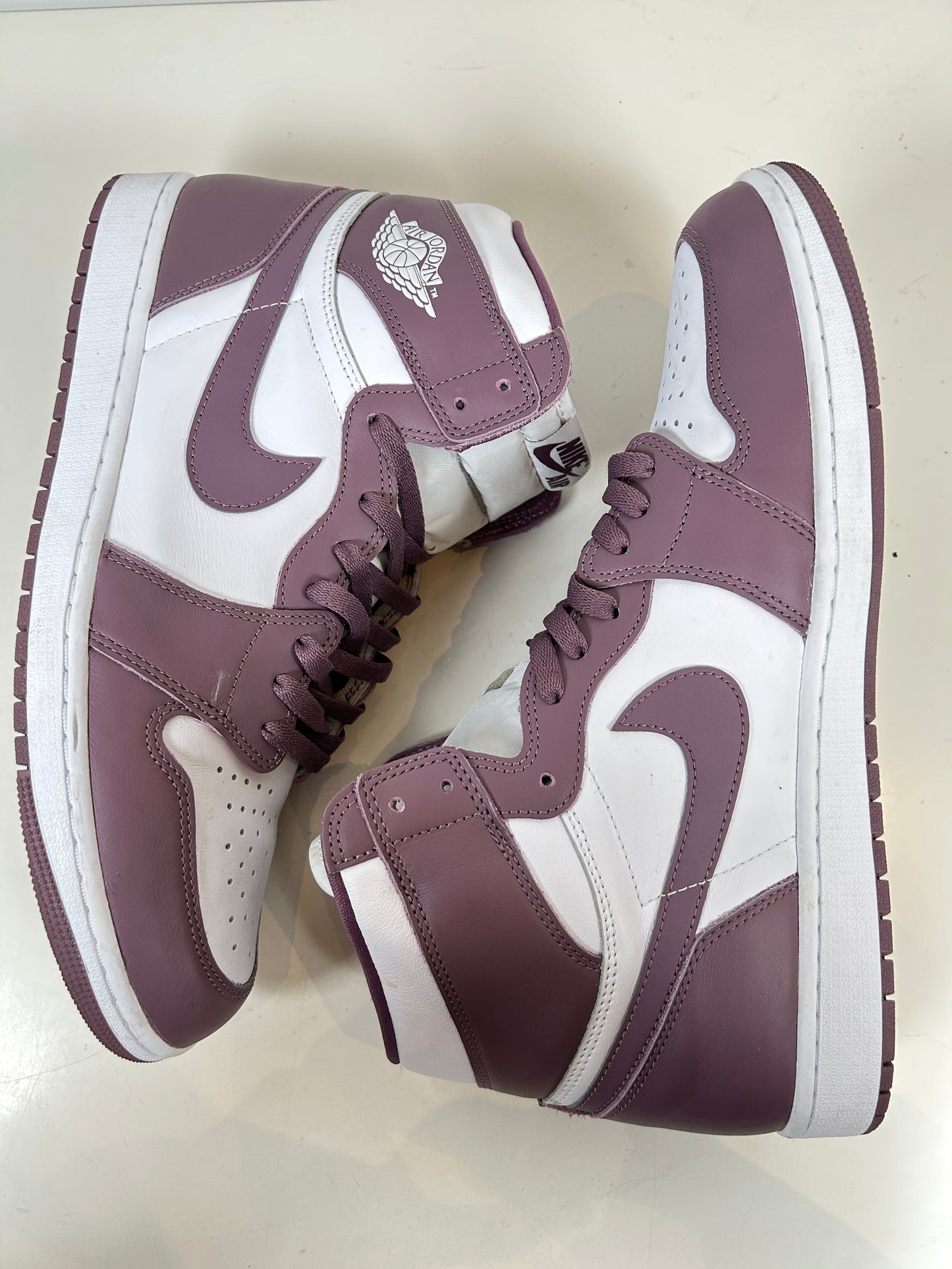 DZ5485 105 Jordan 1 Retro High OG Mauve [USED] - 14 M (Used)