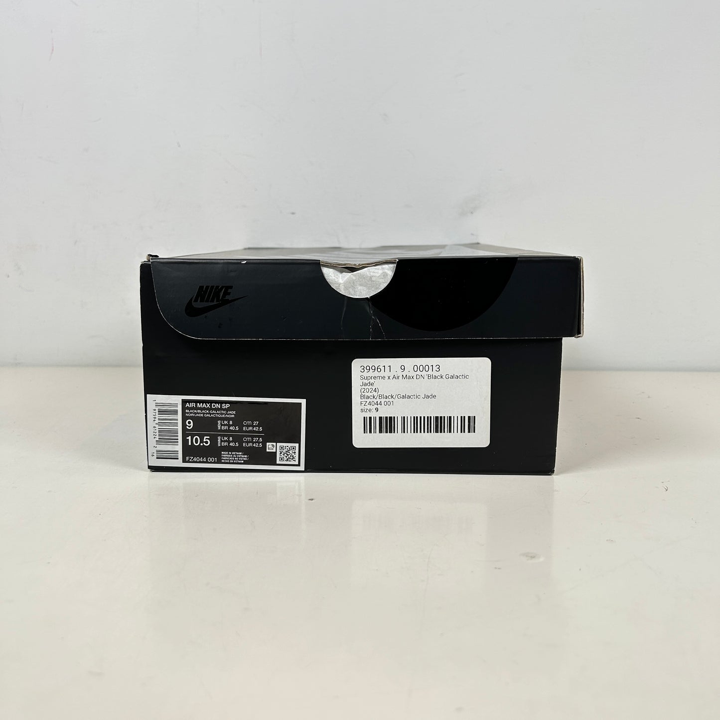 FZ4044 001 Nike Air Max DN Supreme Black [USED] - 9 M (Used)