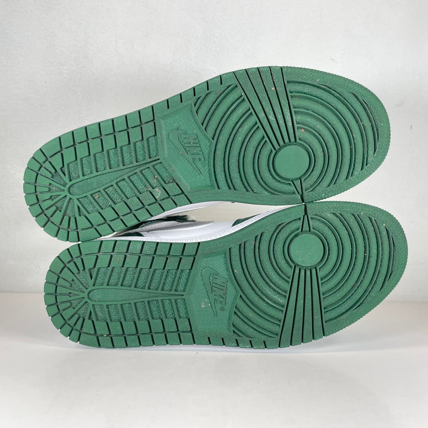DZ5485 303 Jordan 1 Retro High OG Gorge Green [USED] - 8.5 M (Used) (No Box)