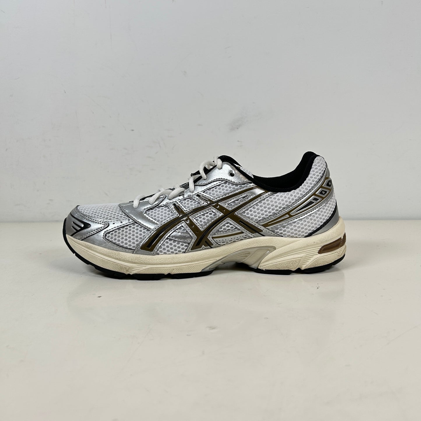 1201A256 113 ASICS Gel-1130 White Clay Canyon [USED] - 9 M (Used)