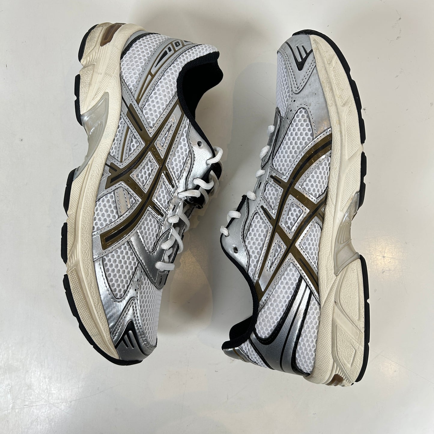 1201A256 113 ASICS Gel-1130 White Clay Canyon [USED] - 9 M (Used)