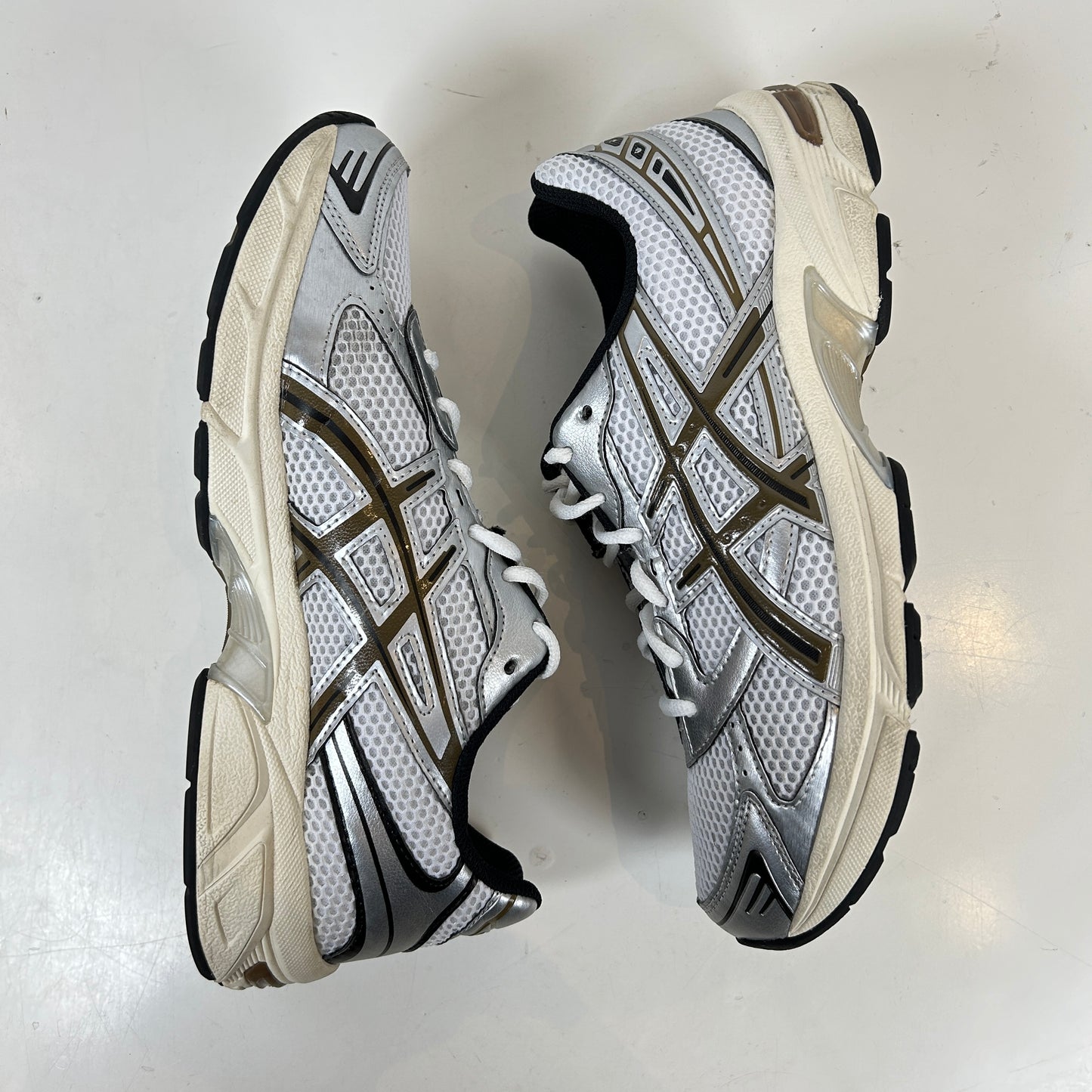 1201A256 113 ASICS Gel-1130 White Clay Canyon [USED] - 9 M (Used)