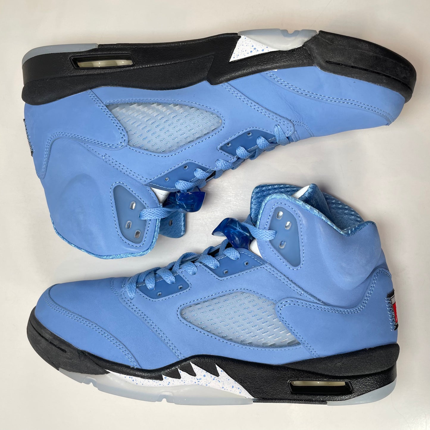 DV1310 401 Jordan 5 Retro UNC University Blue [USED] - 11.5 M (Used)