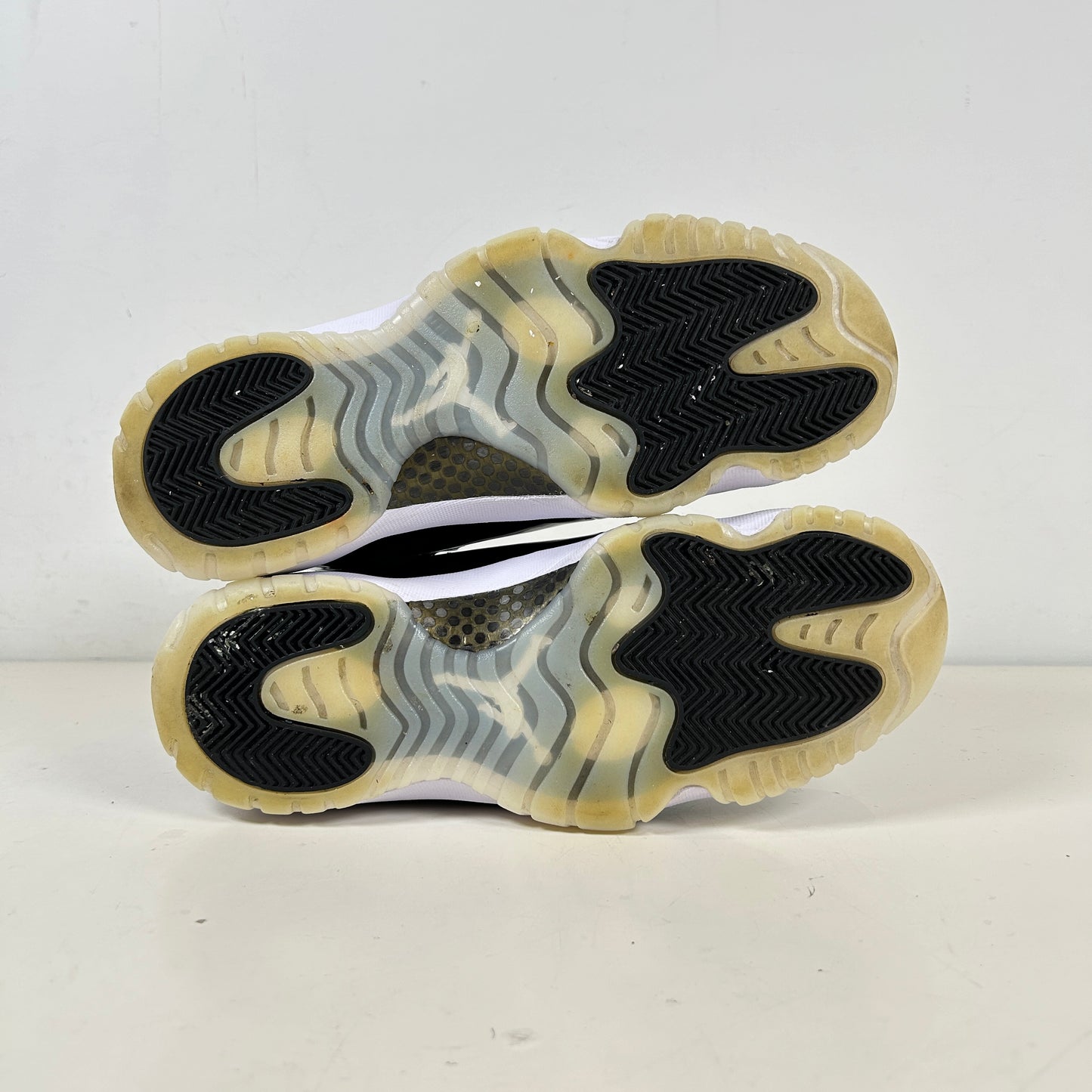 CT8012 170 Jordan 11 Retro DMP Defining Moments (2023) [USED] - 9.5 M (Used3)