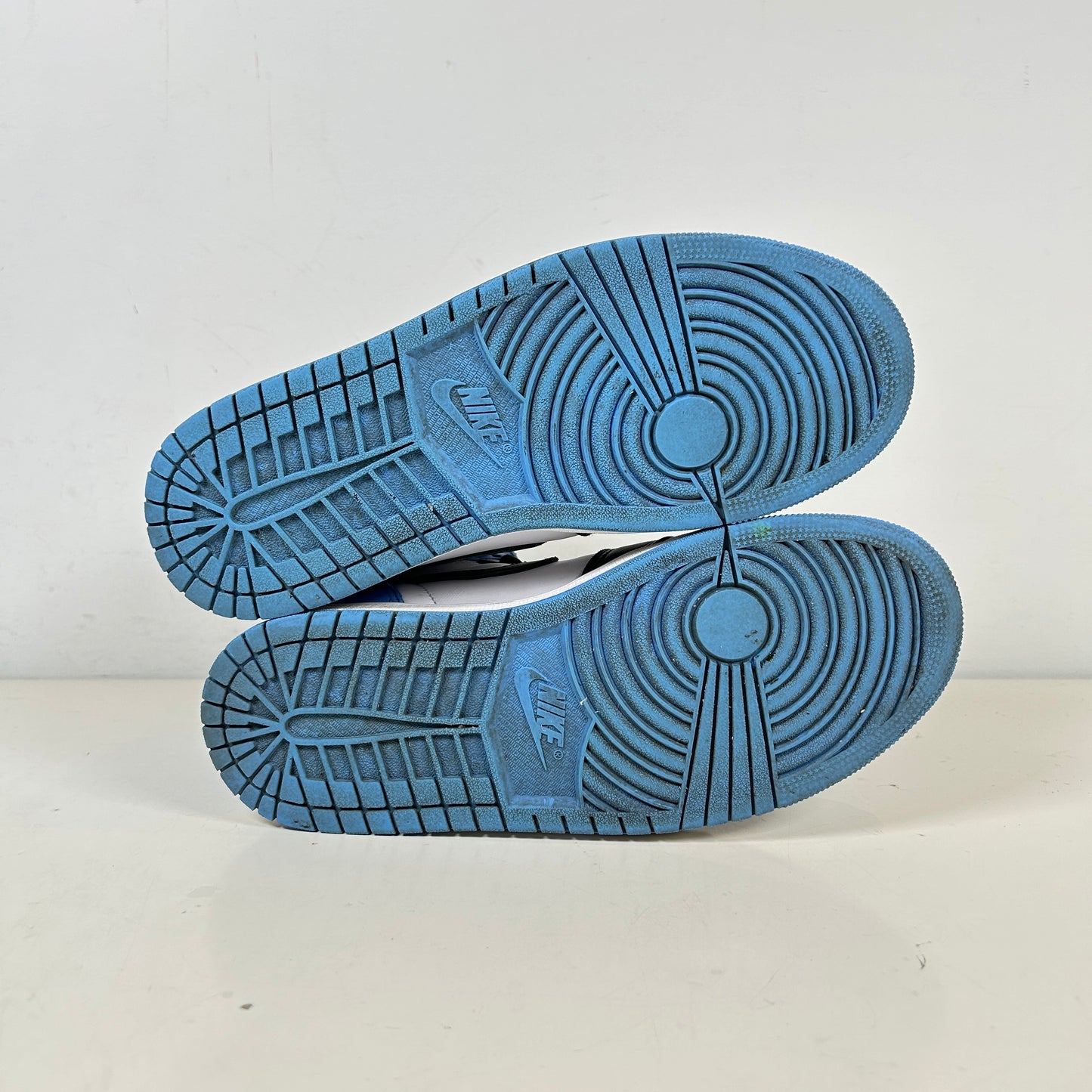 DZ5485 400 Jordan 1 Retro High OG UNC Toe [USED] - 9 M (Used2)