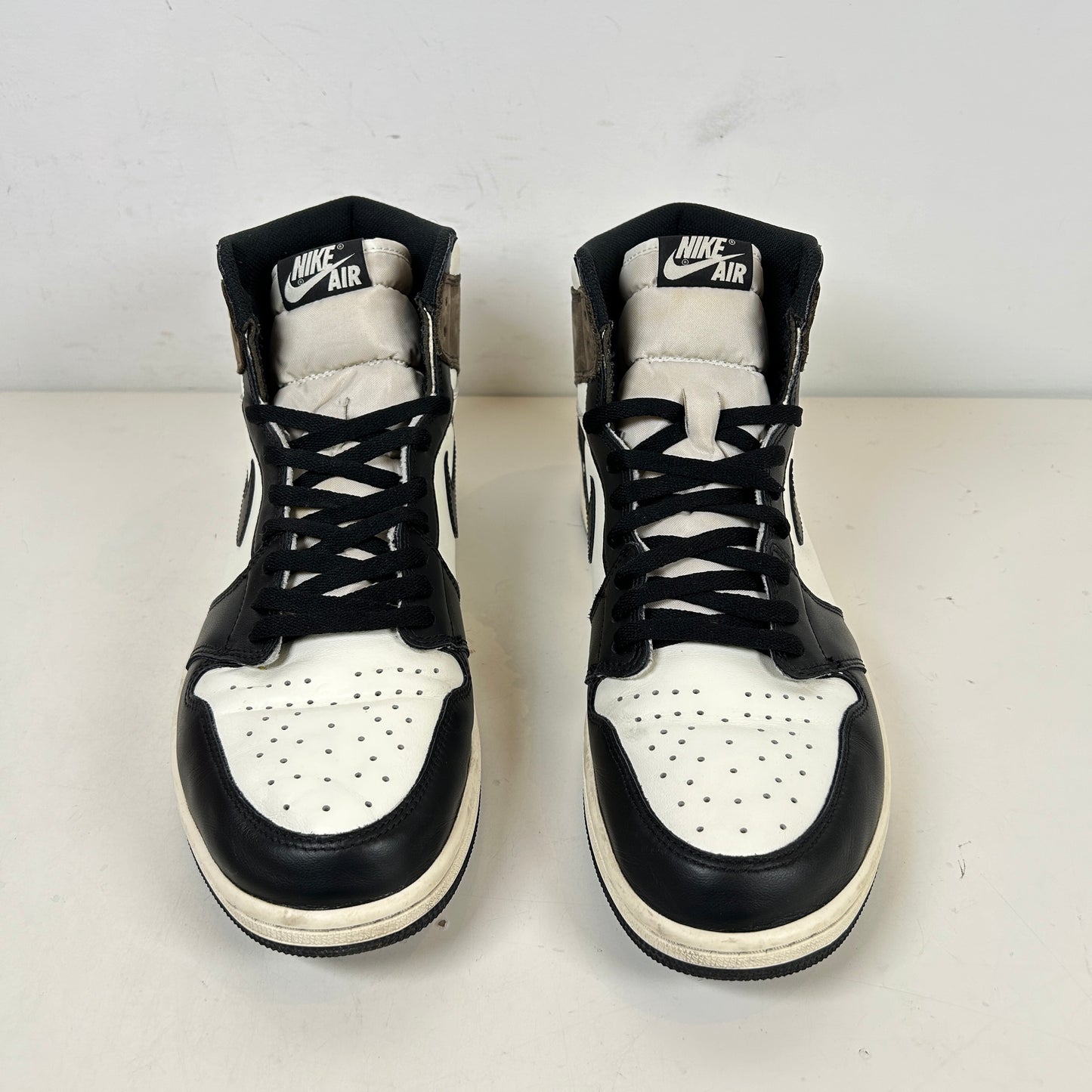 555088 105 Jordan 1 Mocha [USED] - 14 M (Used)