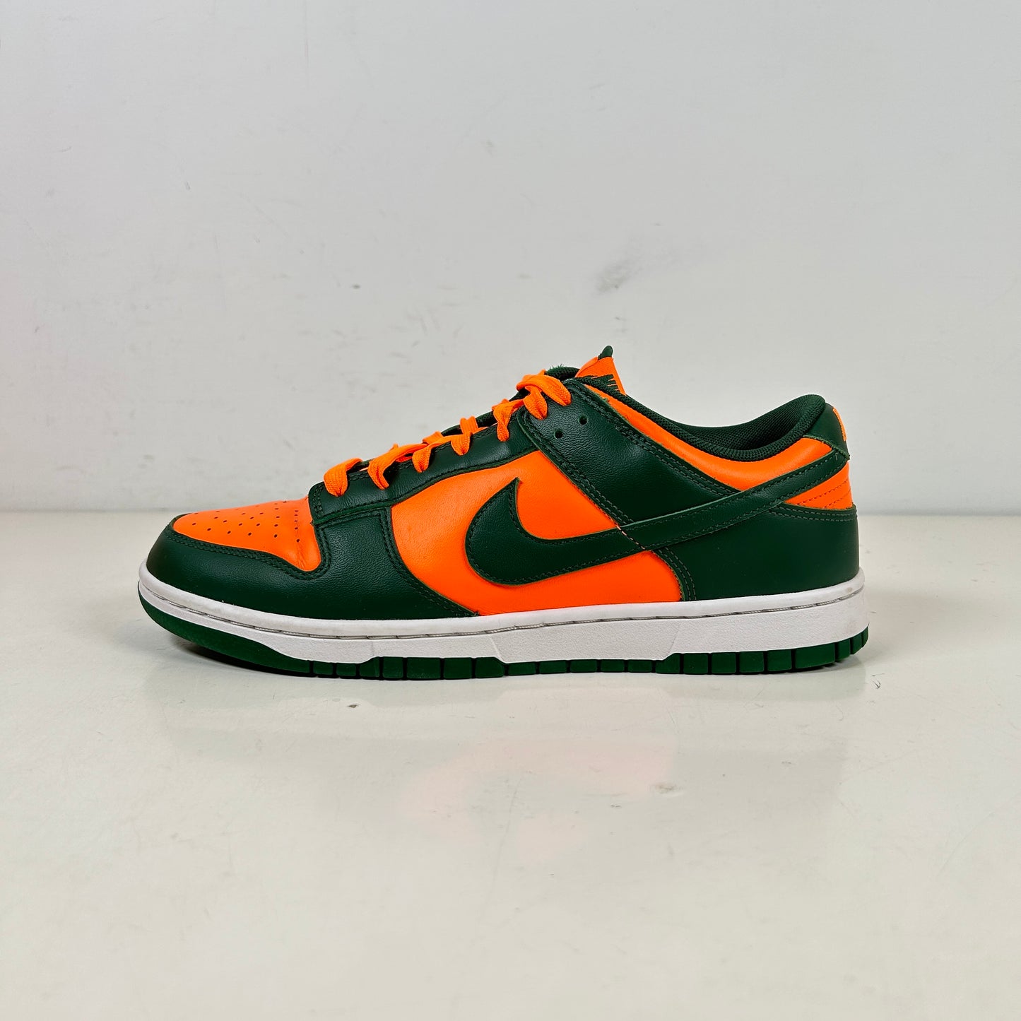 DD1391 300 Nike Dunk Low Retro Miami Hurricanes [USED] - 9.5 M (Used)