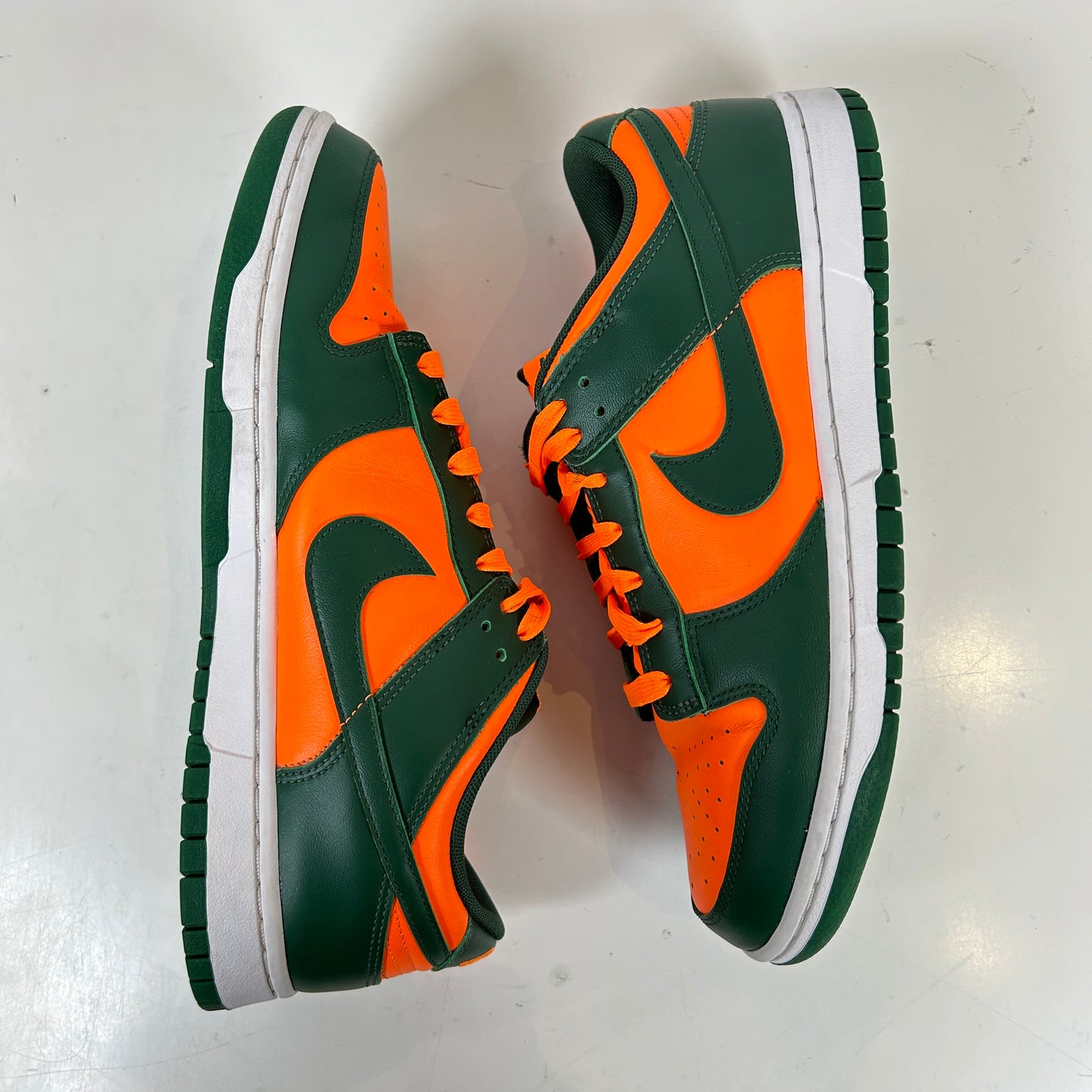 DD1391 300 Nike Dunk Low Retro Miami Hurricanes [USED] - 9.5 M (Used)