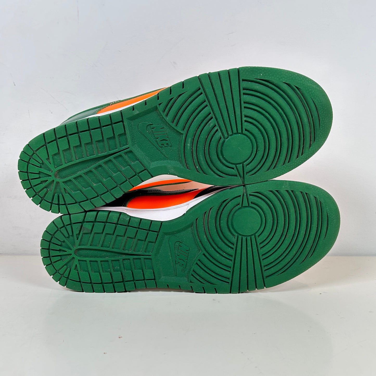 DD1391 300 Nike Dunk Low Retro Miami Hurricanes [USED] - 9.5 M (Used)