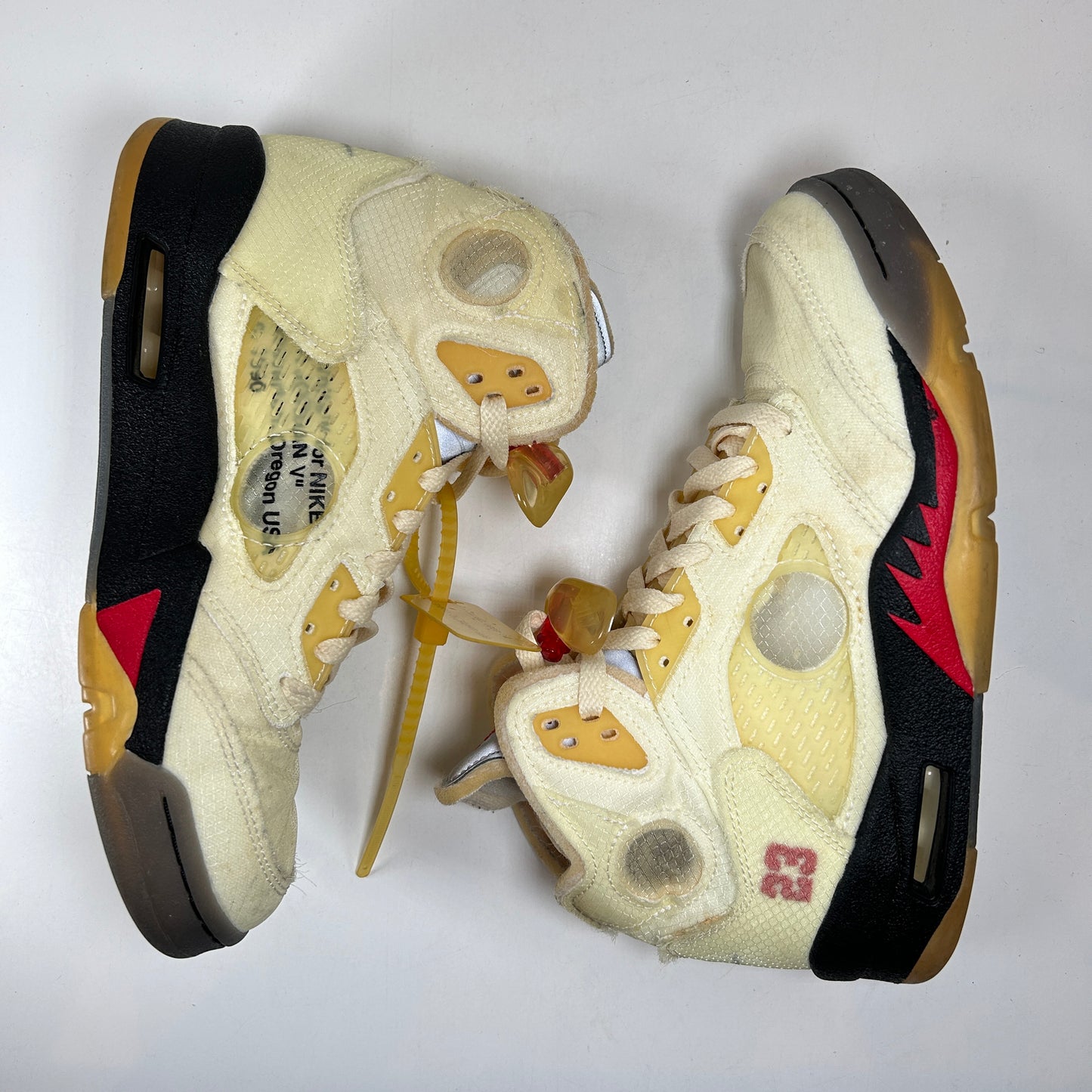 DH8565 100 Jordan 5 Off-White Sail [USED] - 6 M (Used)