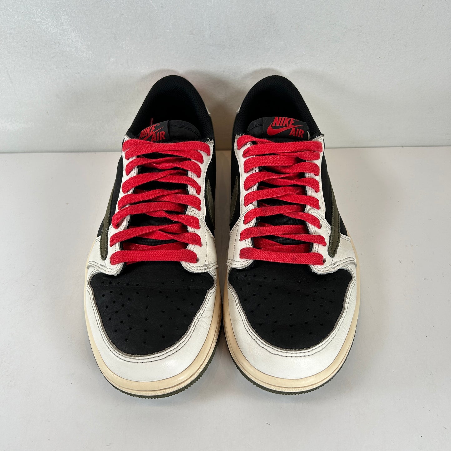 DZ4137 106 Jordan 1 Retro Low OG SP Travis Scott Olive (W) [USED] - 8.5 W (Used)