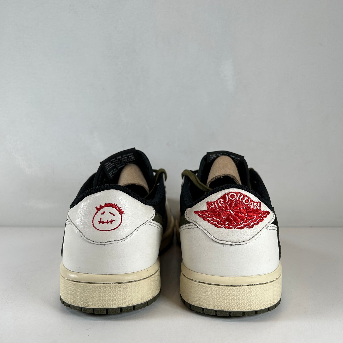 DZ4137 106 Jordan 1 Retro Low OG SP Travis Scott Olive (W) [USED] - 10 W (Used)