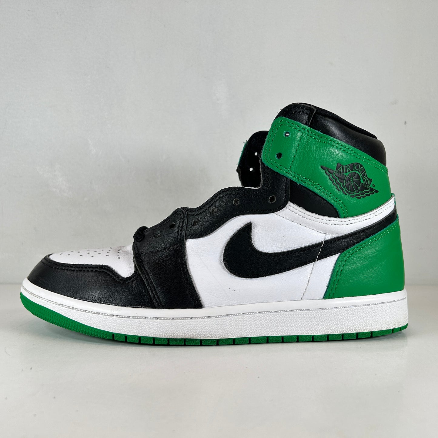 DZ5485 031 Jordan 1 Retro High OG Lucky Green [USED] - 9 M (Used)