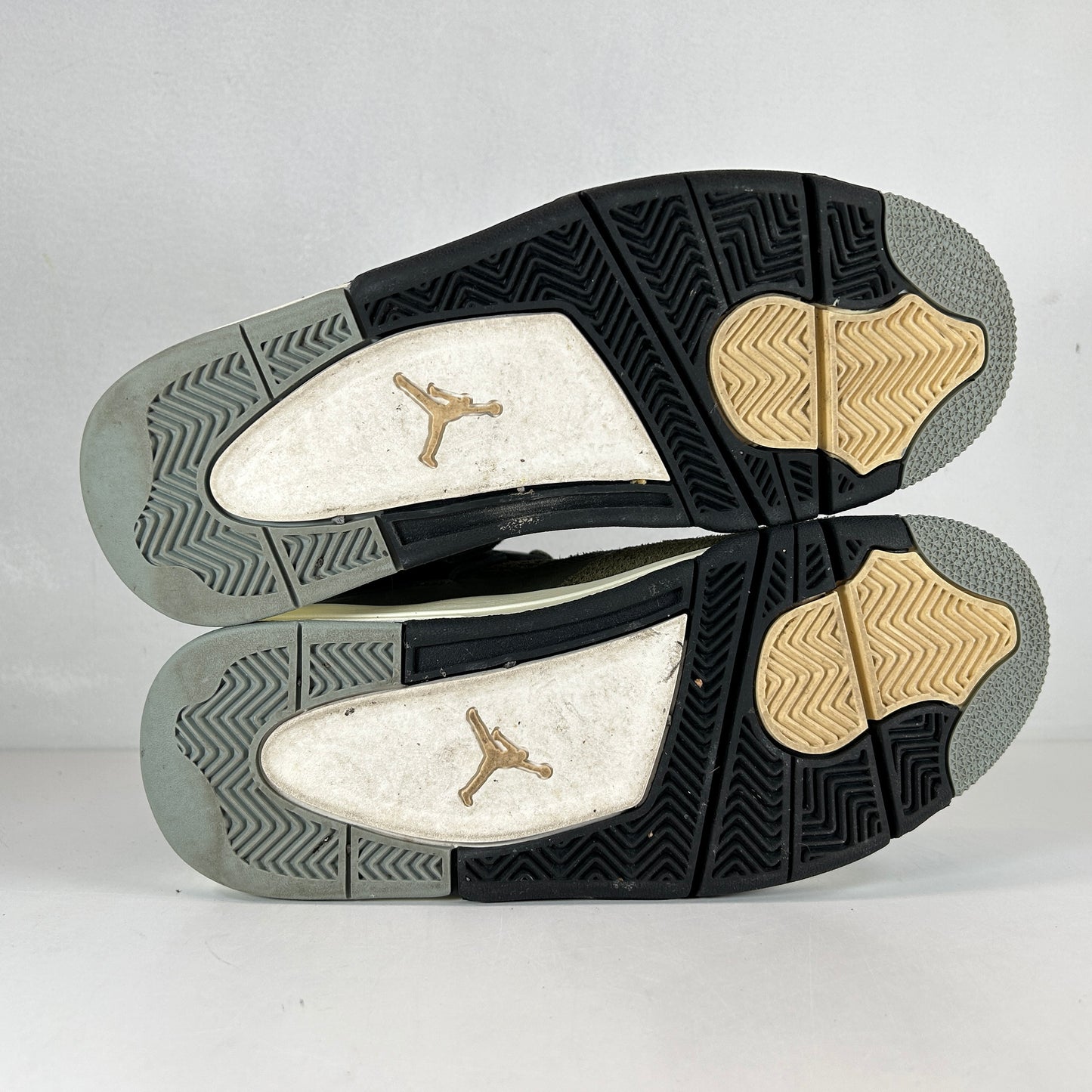 FB9928 200 Jordan 4 Retro SE Craft Medium Olive (GS) [USED] - 7 Y (Used)