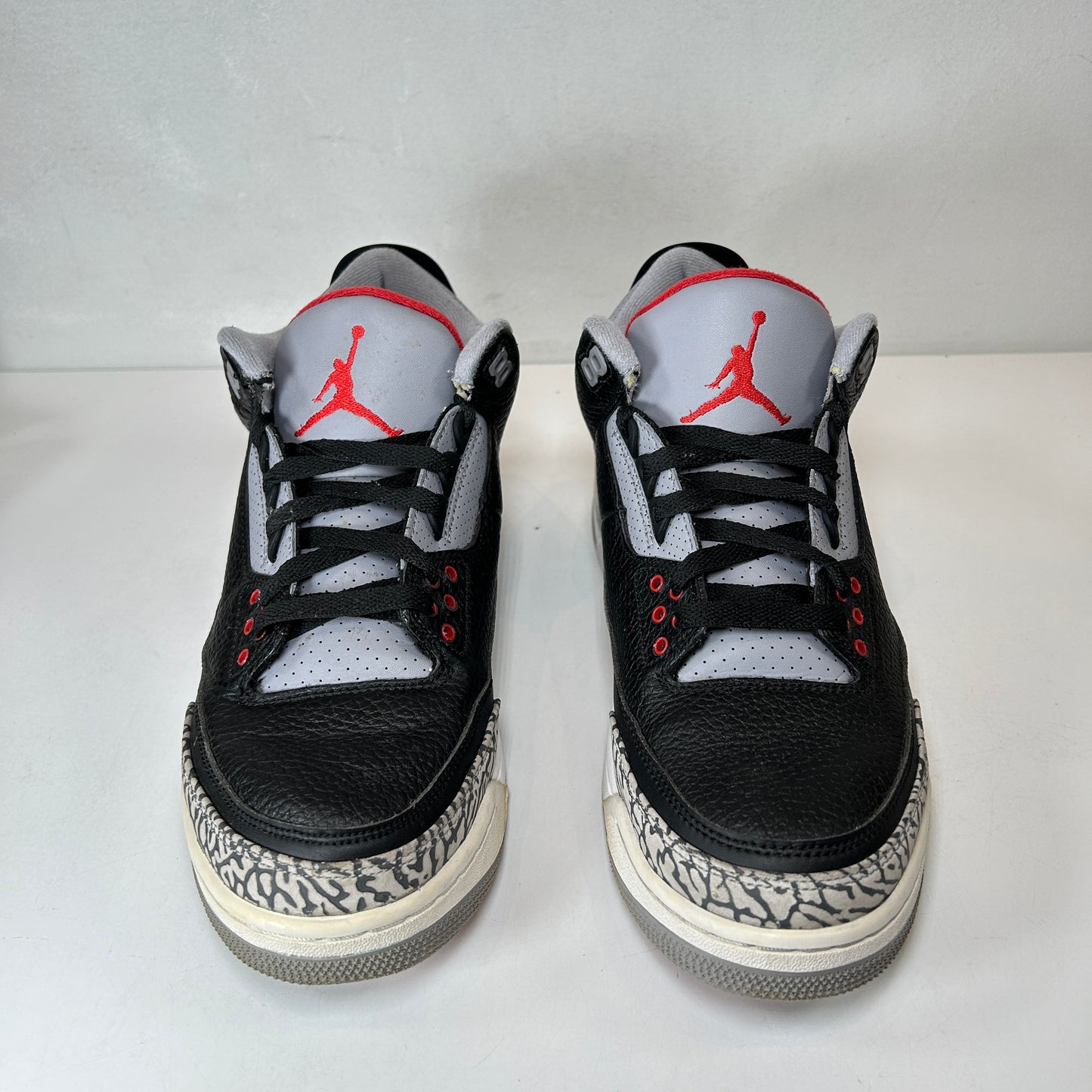 854262 001 Jordan 3 Black Cement 2018 [USED] - 9.5 M (Used)