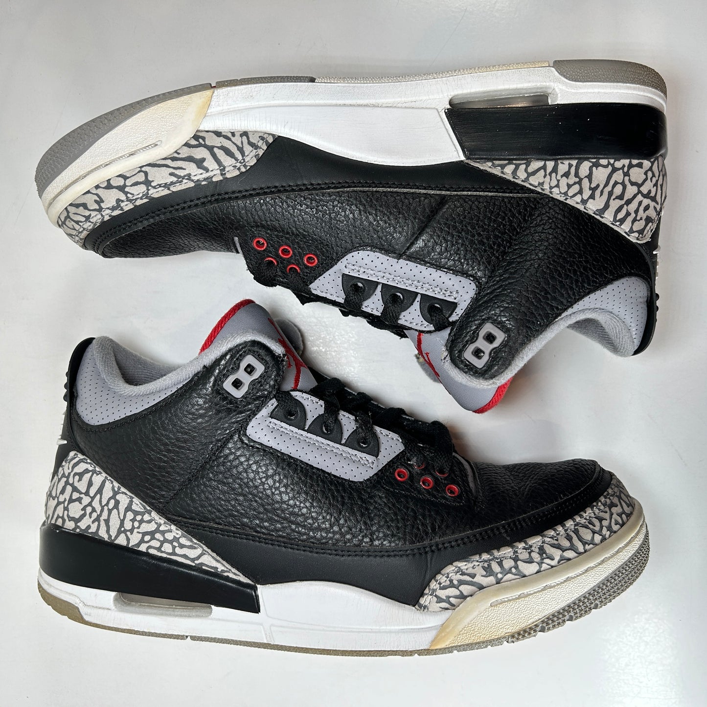 854262 001 Jordan 3 Black Cement 2018 [USED] - 9.5 M (Used)