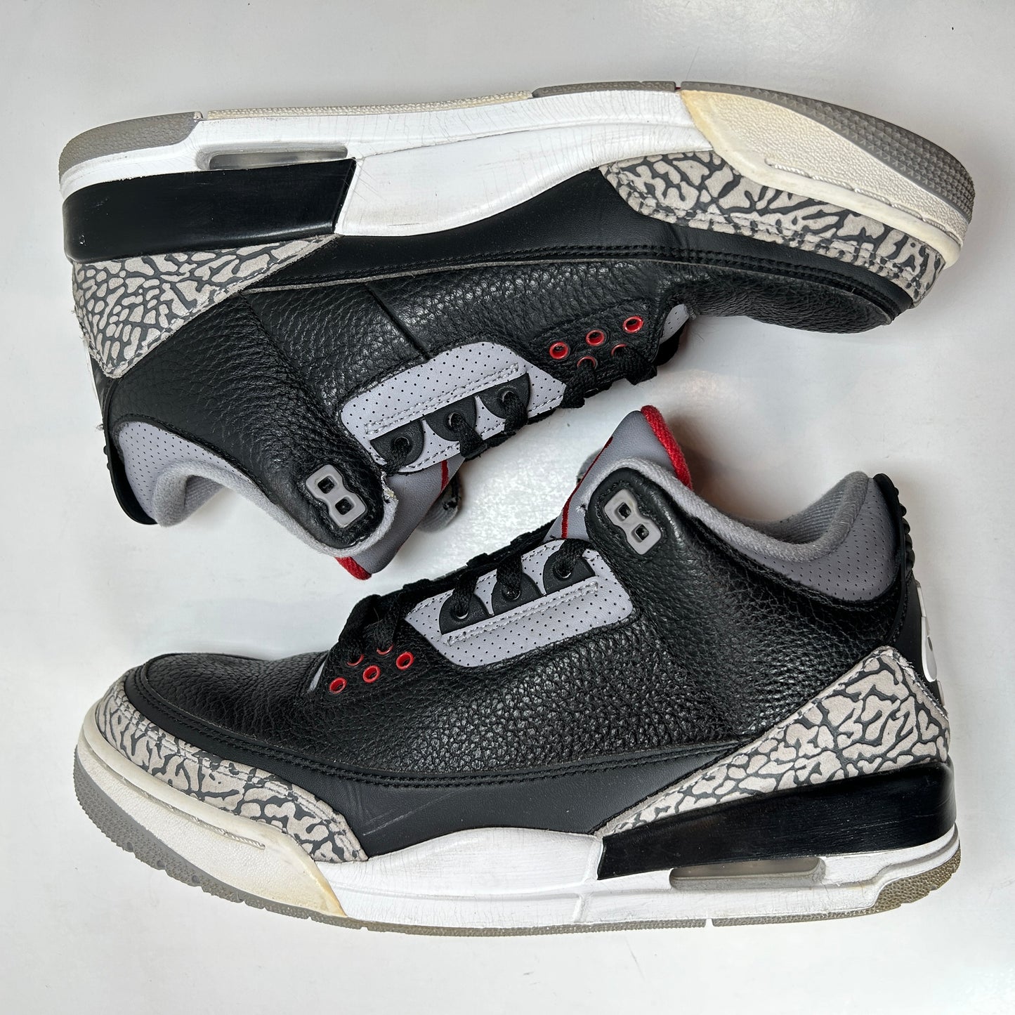 854262 001 Jordan 3 Black Cement 2018 [USED] - 9.5 M (Used)