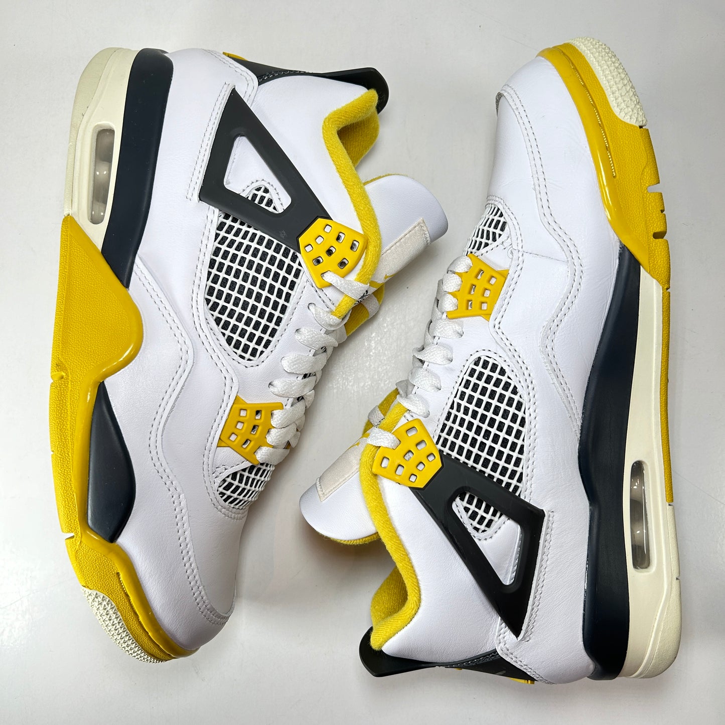 AQ9129 101 Jordan 4 Retro Vivid Sulfur (Women's) [USED] - 10 W (Used)
