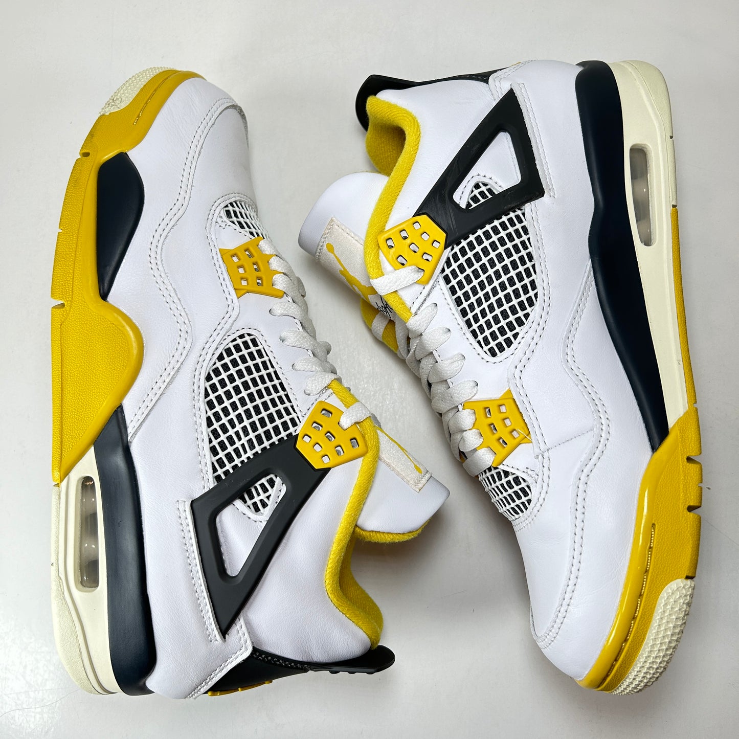 AQ9129 101 Jordan 4 Retro Vivid Sulfur (Women's) [USED] - 10 W (Used)