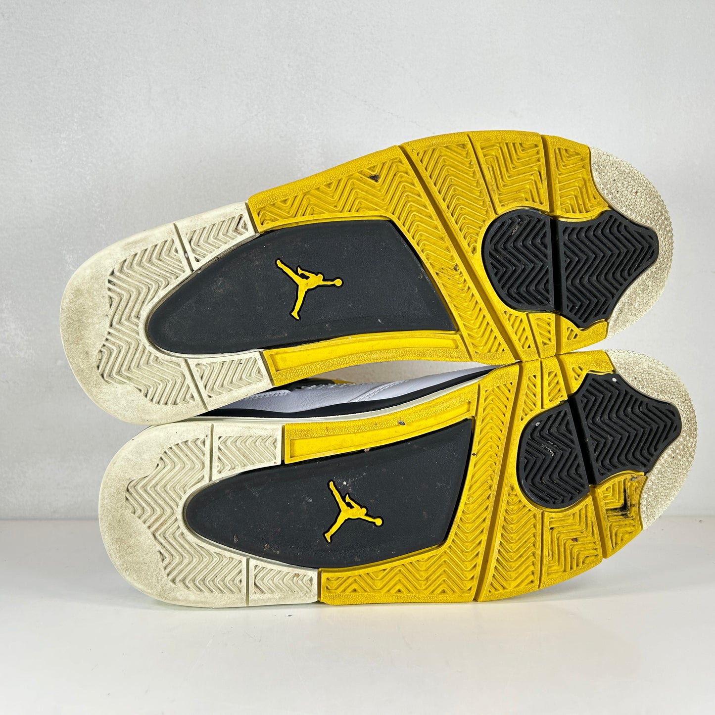 AQ9129 101 Jordan 4 Retro Vivid Sulfur (Women's) [USED] - 10 W (Used)