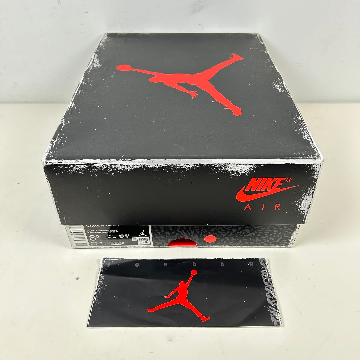 DN3707 100 Jordan 3 Retro White Cement Reimagined [USED] - 8.5 M (Used)